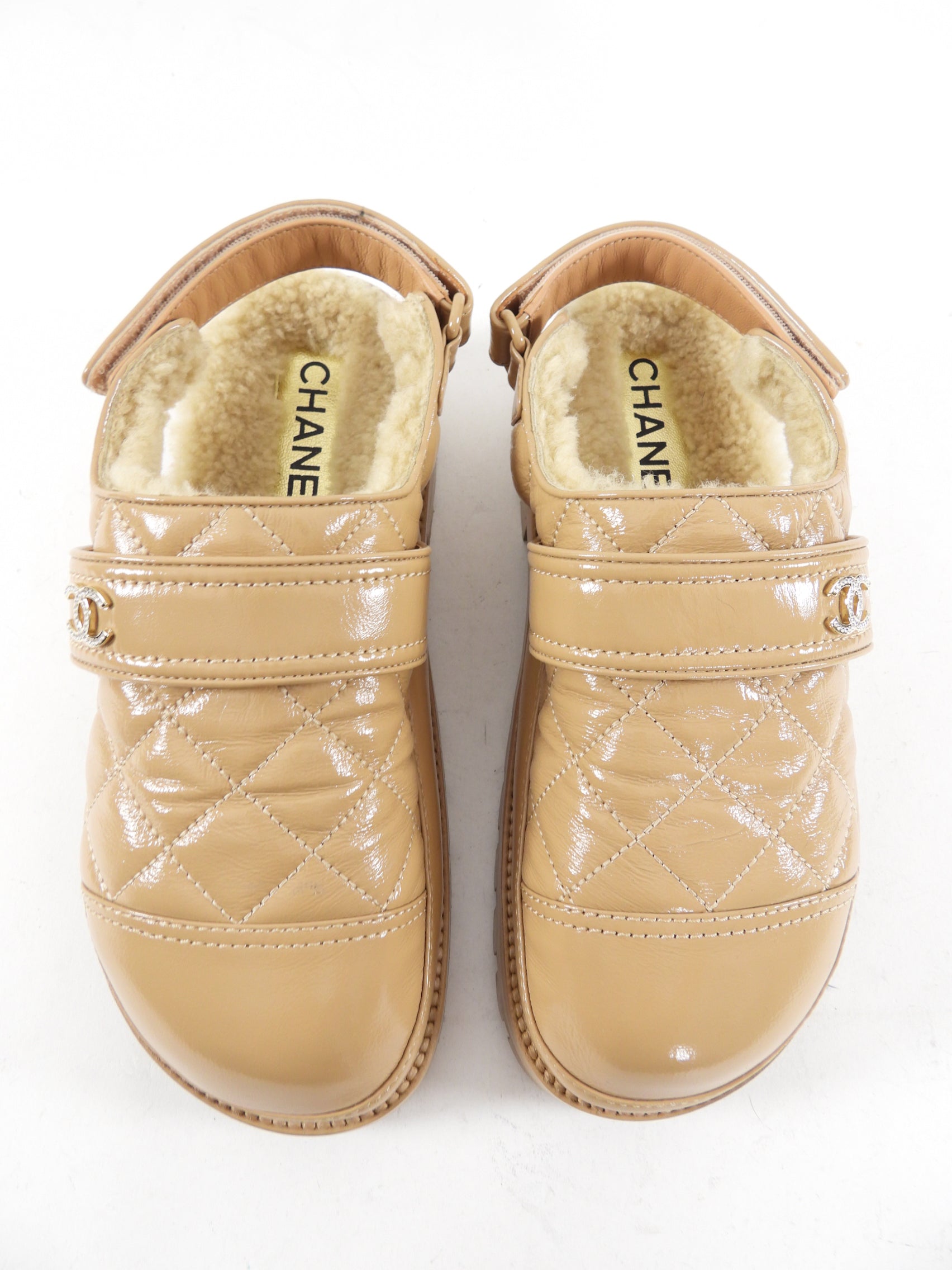 Chanel 2023 Beige Patent Leather Quilted Shearling Mules Women's Size 36.5 - Luxury House Slippers for Indoor Comfort & Fashion Outfits