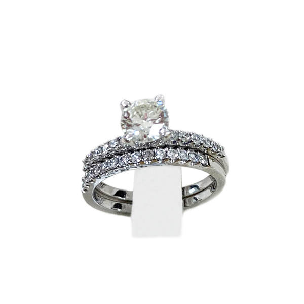 18K White Gold Diamond Ring for Women - Elegant Solitaire Engagement & Wedding Band - Perfect for Proposals, Anniversaries, and Special Occasions