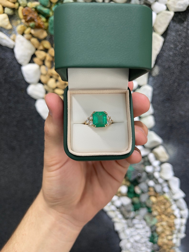 7.61tcw 18K Gold Colombian Emerald & Diamond Three Stone Engagement Ring for Women - Perfect for Proposals, Anniversaries & Special Occasions