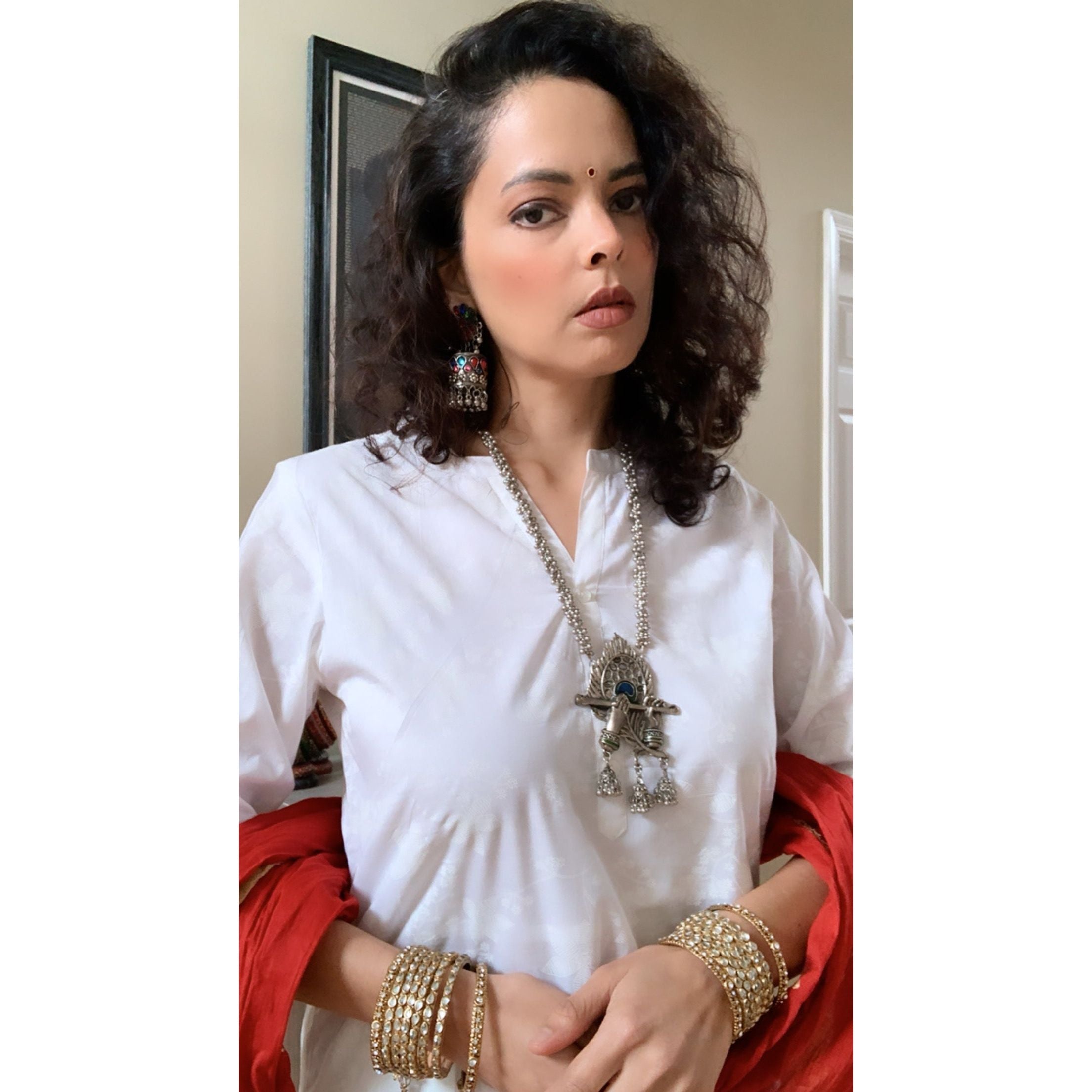 White Cotton Kurta for Women - Traditional Indian Kurti for Holi Festival - Comfortable & Stylish Ethnic Wear for Celebrations & Festive Occasions