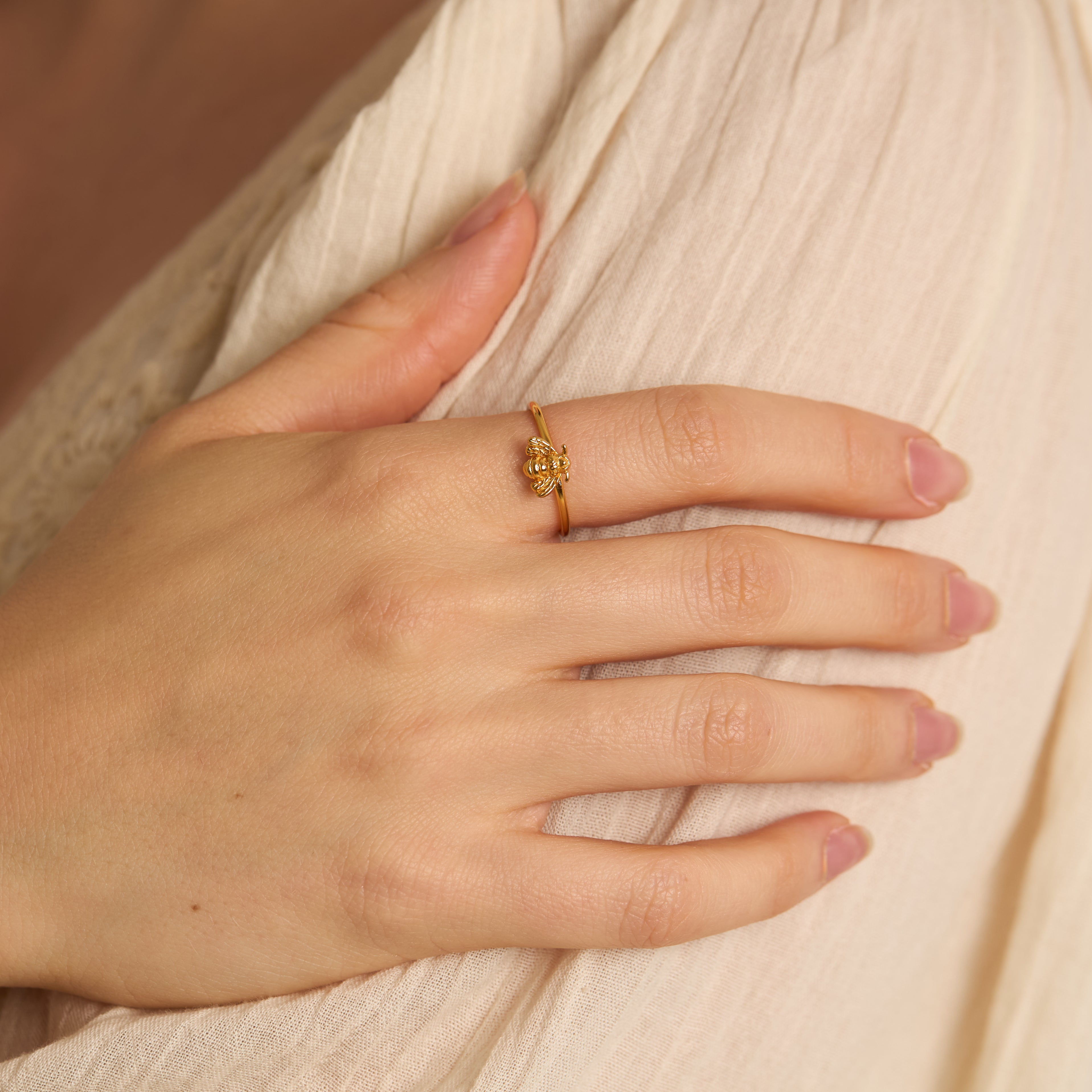 Pollination Bee Ring Gold - Elegant Honey Bee Jewelry for Women, Nature-Inspired Fashion Accessory | Perfect for Outdoor Weddings, Garden Parties & Boho Style