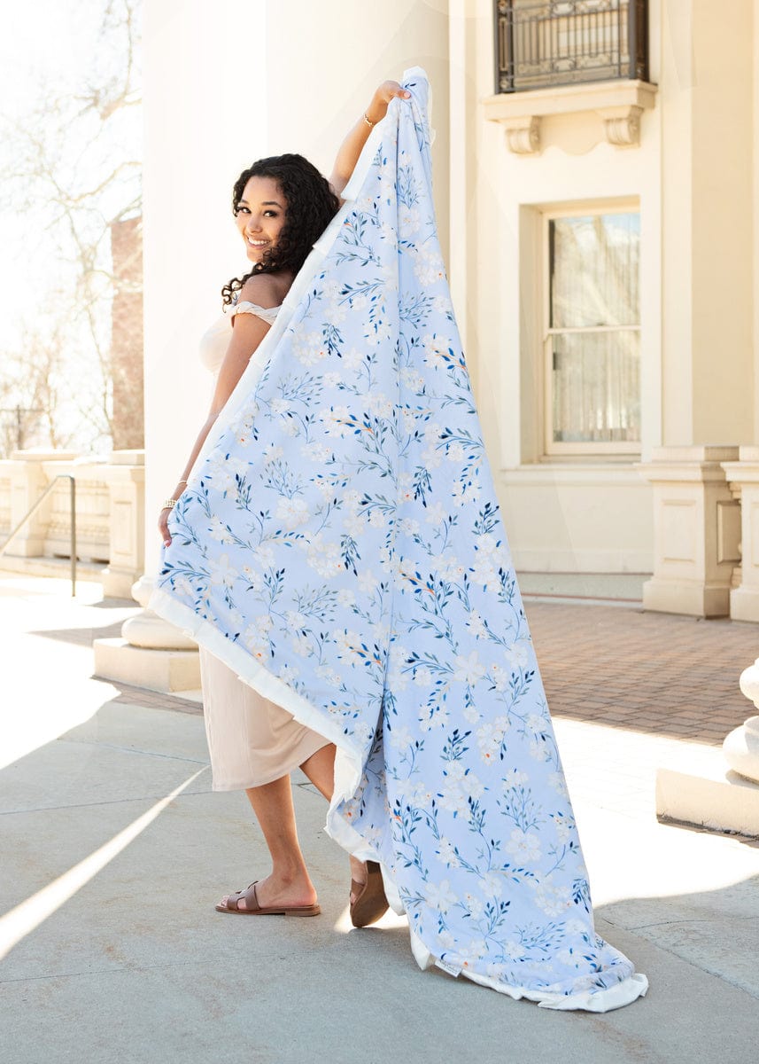 Sky Blue Wildflower Blanket - Soft Floral Throw for Bed, Couch & Outdoor Picnics - Lightweight Cozy Blanket for Women, Girls & Home Decor