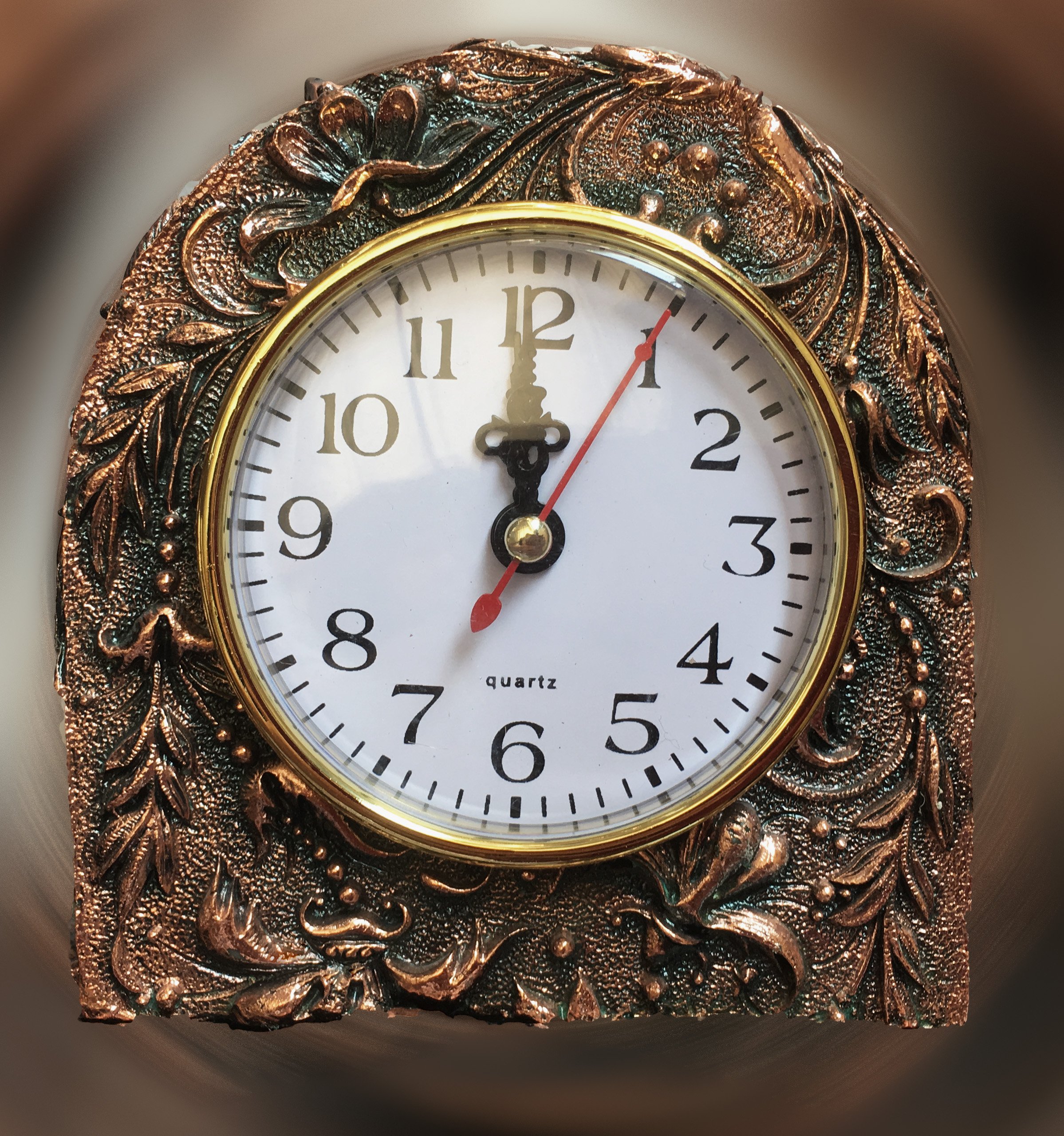 Elegant Twin Horse with Clock Sculpture - Handcrafted Home Decor & Unique Gift for Equestrian Lovers - Perfect for Living Room, Office, or Mantel Display