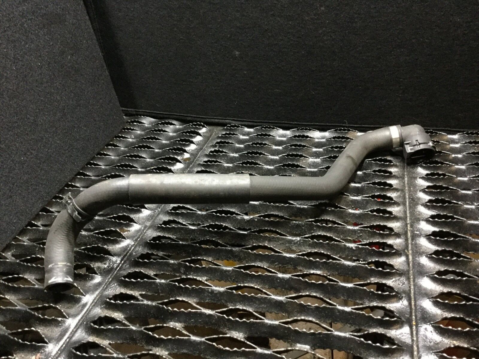 Original OEM 04 05 06 Porsche Cayenne 3.2L Radiator Hose Pipe Line - Perfect for Engine Cooling System Replacement & Performance Upgrade