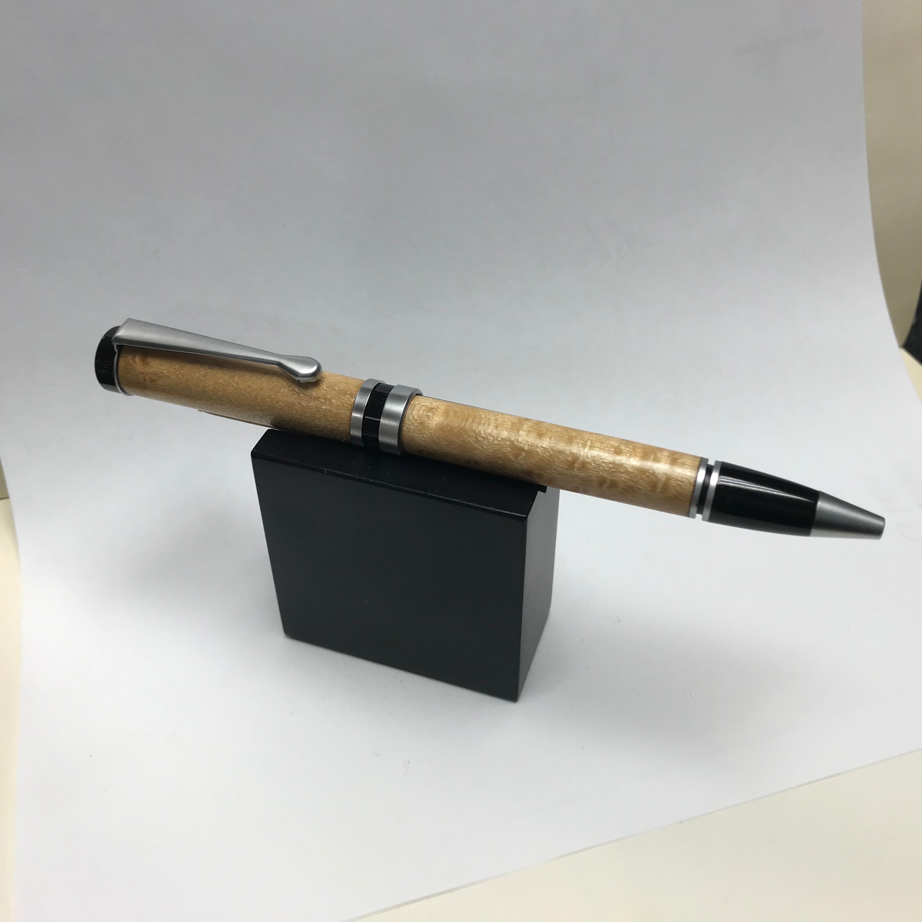 Mark Ashley Classic Ballpoint Pen - Smooth Writing Retractable Ballpoint Pens for Office, School & Everyday Use - Premium Ink Refillable Pens for Professionals & Students