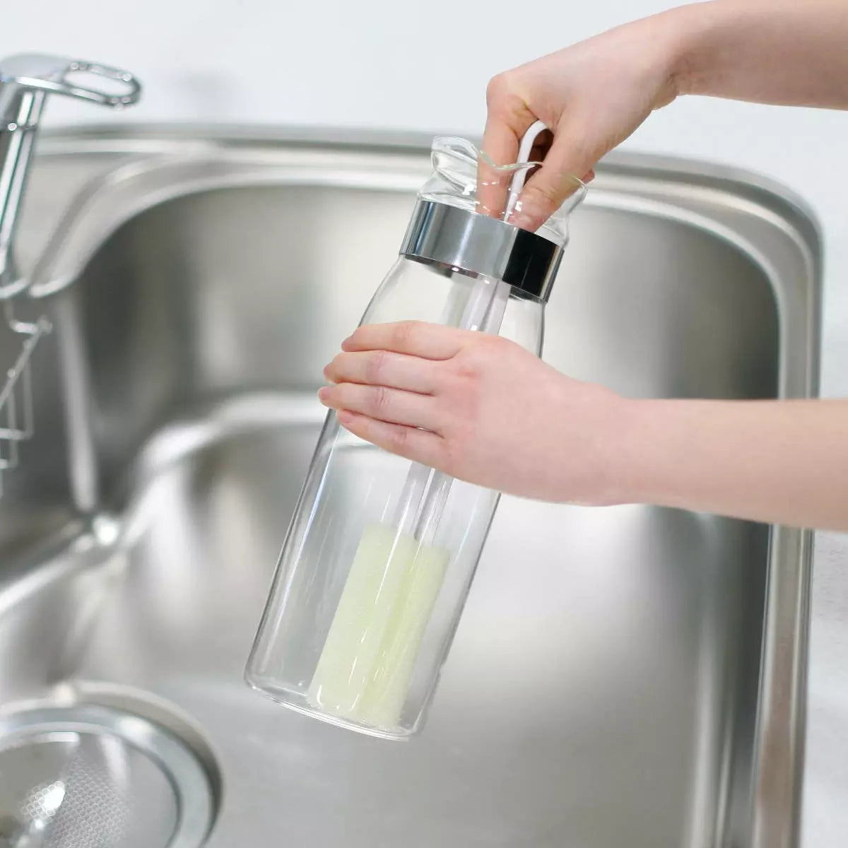 Long Reach Sponge Brush for Bottles & Jugs - Deep Cleaning Brush for Narrow Neck Bottles, Water Jugs, Vases & Hard-to-Reach Areas - Perfect for Kitchen, Home & Laboratory Cleaning