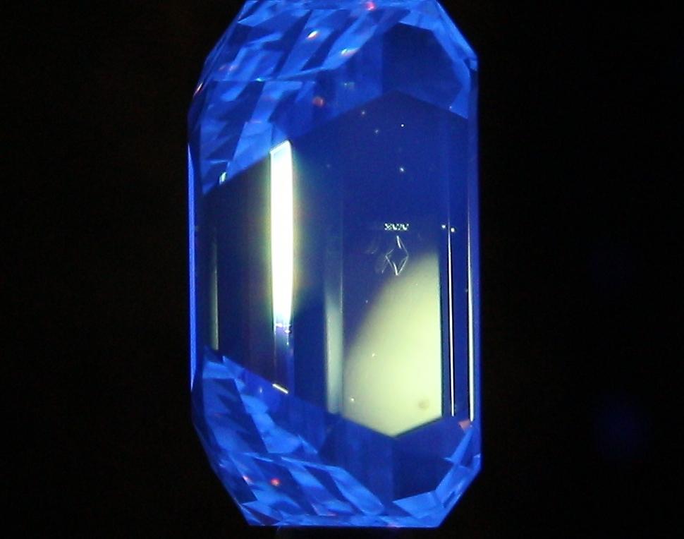 1.00 Carat K Color VVS1 Clarity Emerald Cut Diamond – Perfect for Engagement Rings & Fine Jewelry