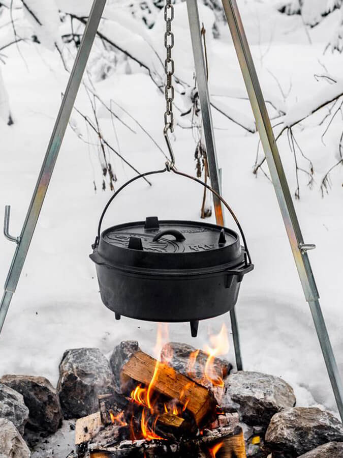 Petromax Dutch Oven Cast Iron Cookware - 6 Quart Enameled Camping & Outdoor Cooking Pot for Baking, Stewing & Braising - Perfect for Campfires, Backpacking & Home Kitchen Use