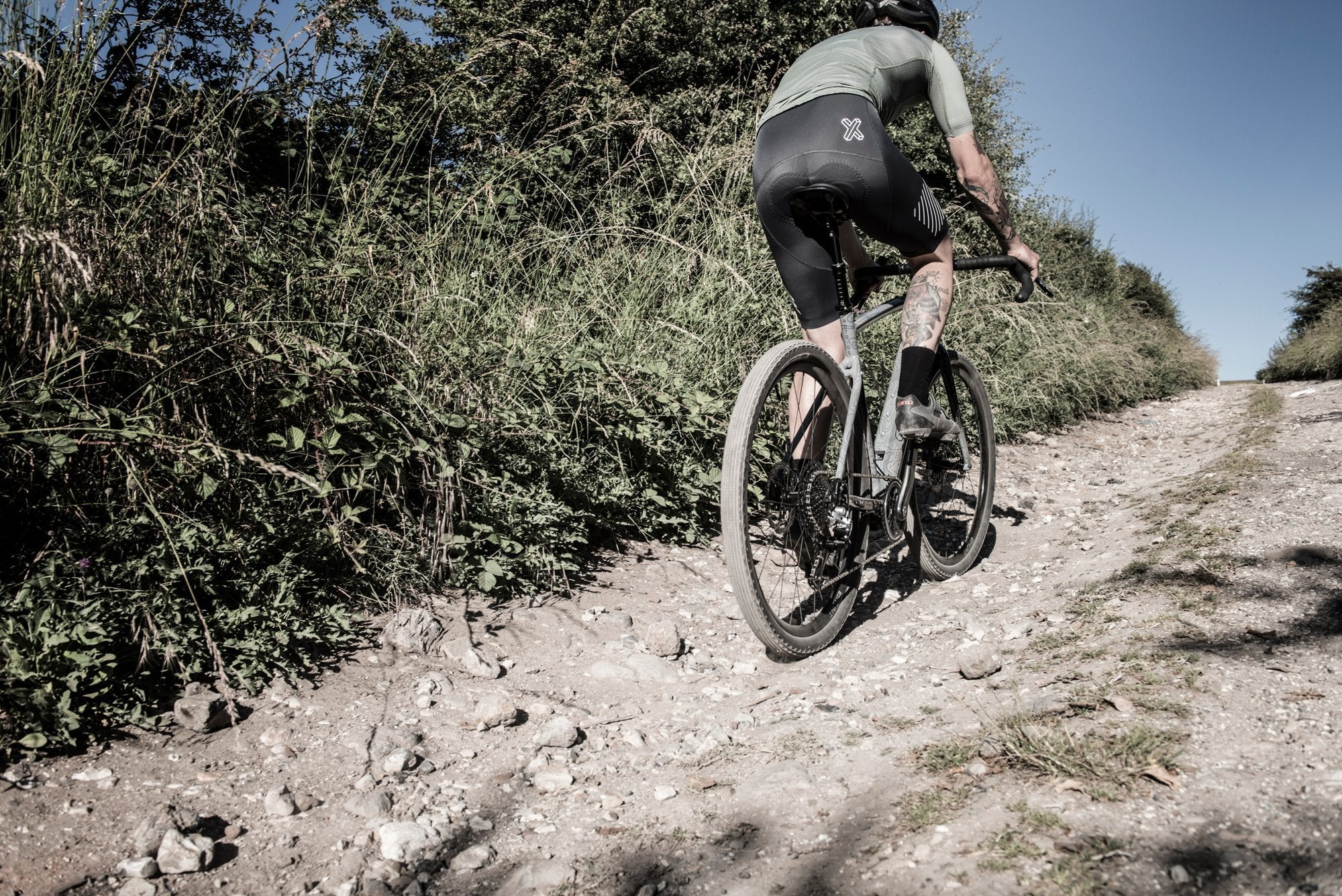 RE:NEW HUNT 4 Season Gravel Disc X Wide Wheelset - All-Terrain Bicycle Wheels for Road & Trail Riding - Perfect for Cyclocross, Adventure & Commuting Bikes