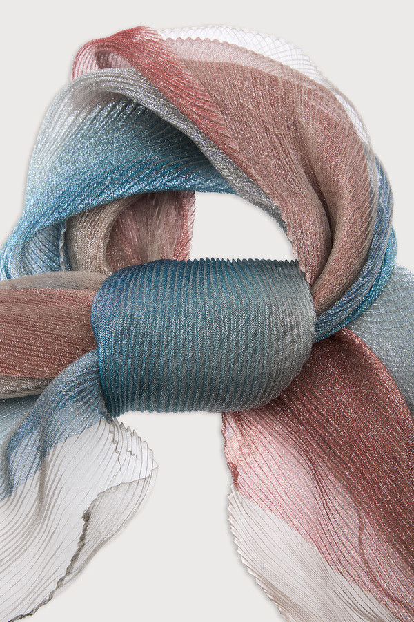 Elegant Pleated Ombre Glitter Scarf for Women - Stylish Fashion Accessory for Parties, Weddings & Evening Events