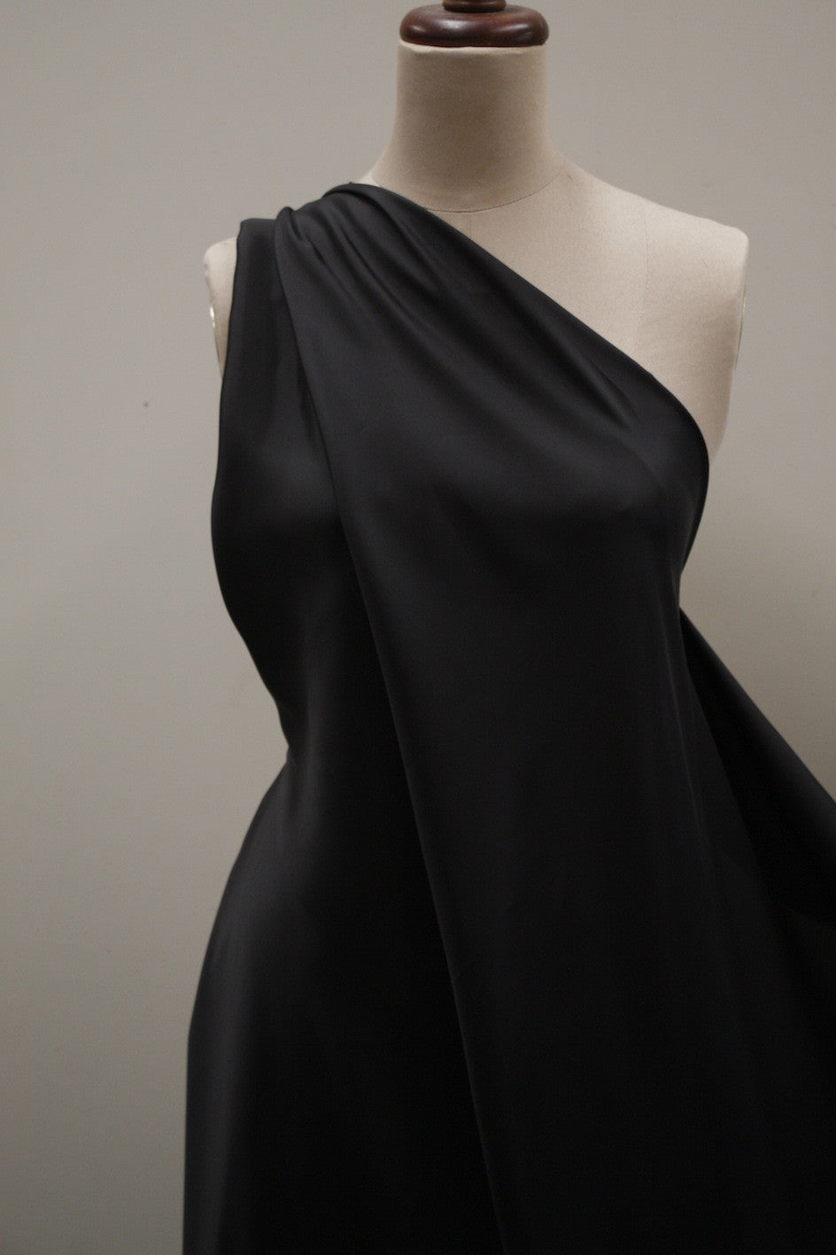 Premium Black Rayon Lining Fabric - 54 Inches Wide (137cm) for Dressmaking, Curtains & DIY Craft Projects