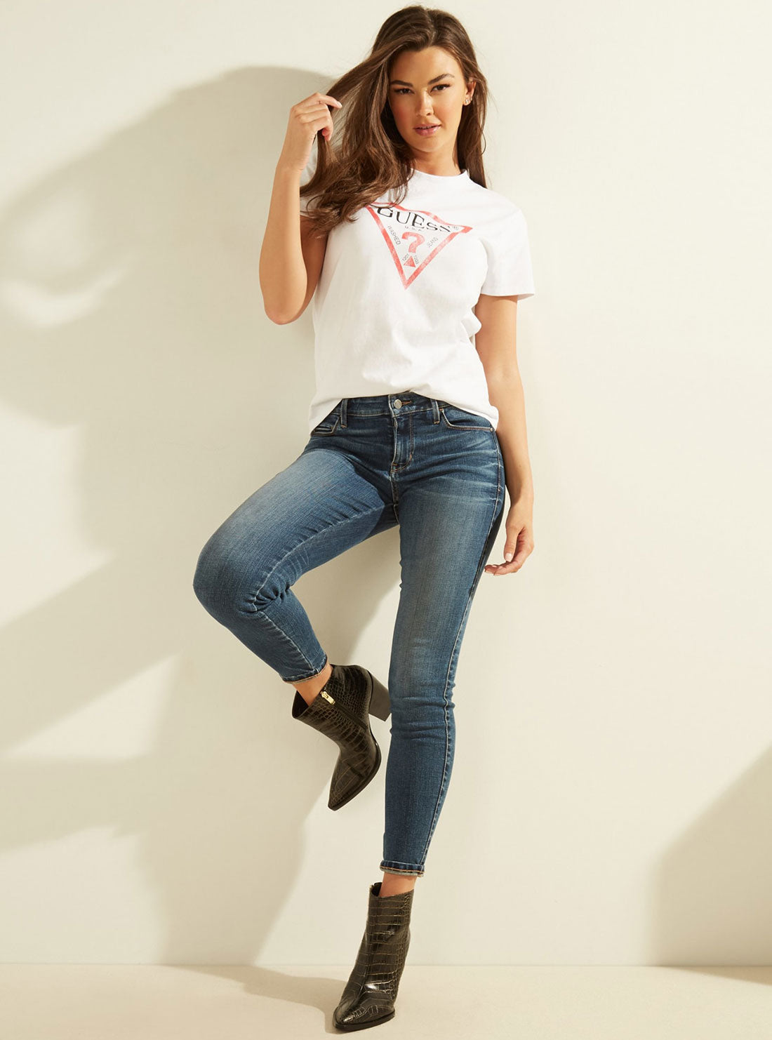 Eco-Friendly White Classic Logo T-Shirt for Men & Women | Soft Cotton Casual Tee for Everyday Wear, Gym, and Outdoor Activities