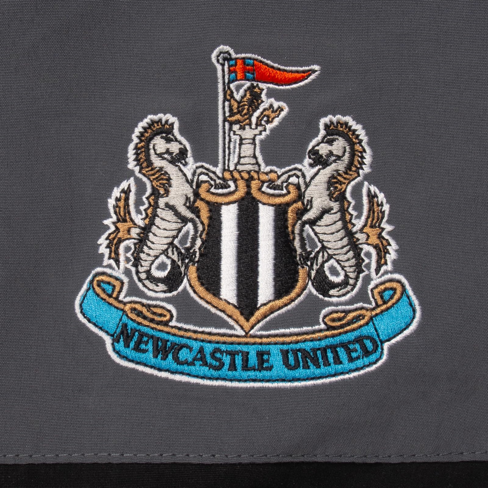 Official Newcastle United FC Soccer Tracksuit Set for Boys - Jersey & Pants Gift for Fans - Perfect for Match Days, Training, and Casual Wear