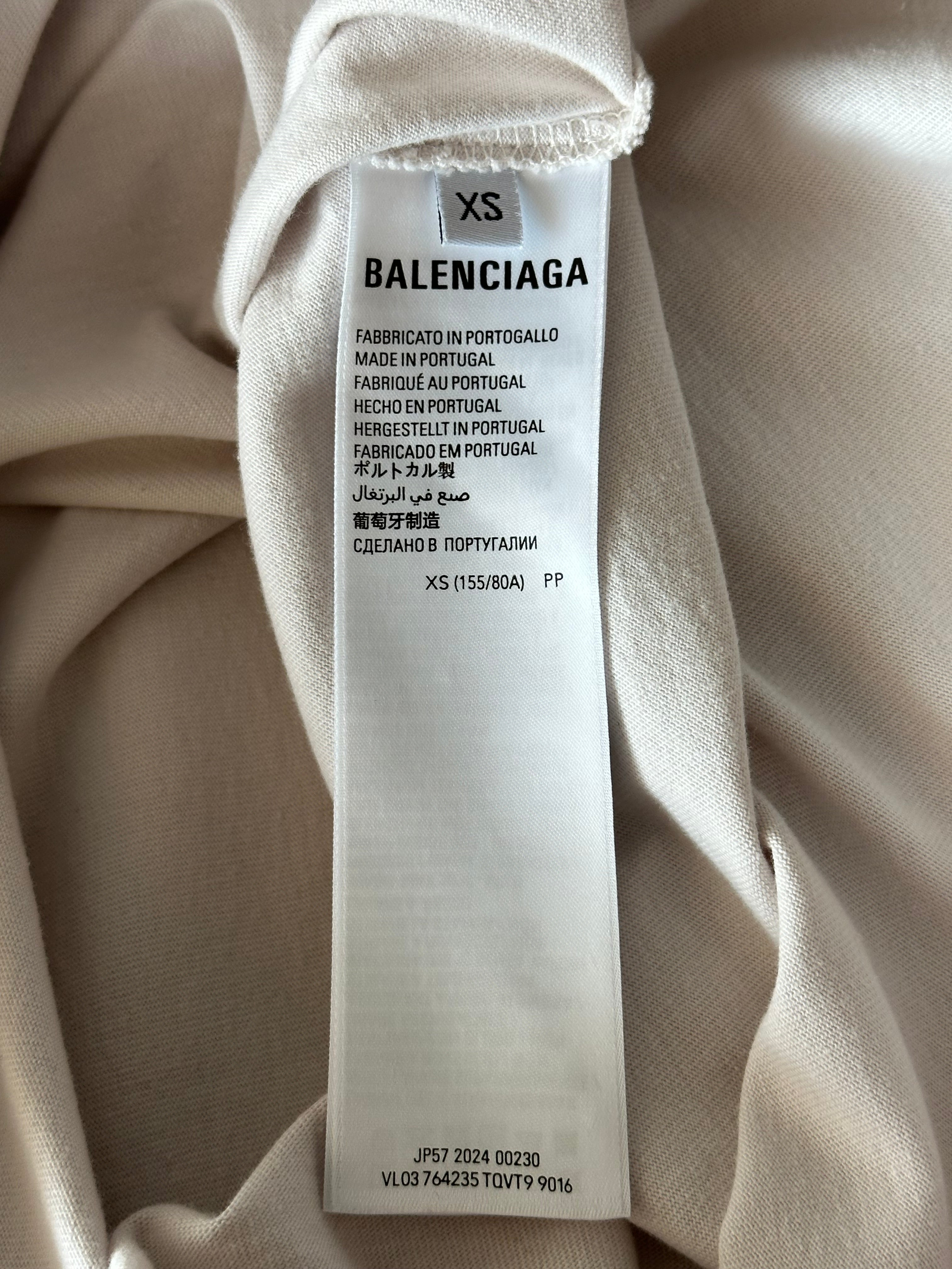 Balenciaga White & Reflective Grey Logo Active T-Shirt for Men - Stylish Casual Wear for Gym, Street Fashion & Everyday Outfits