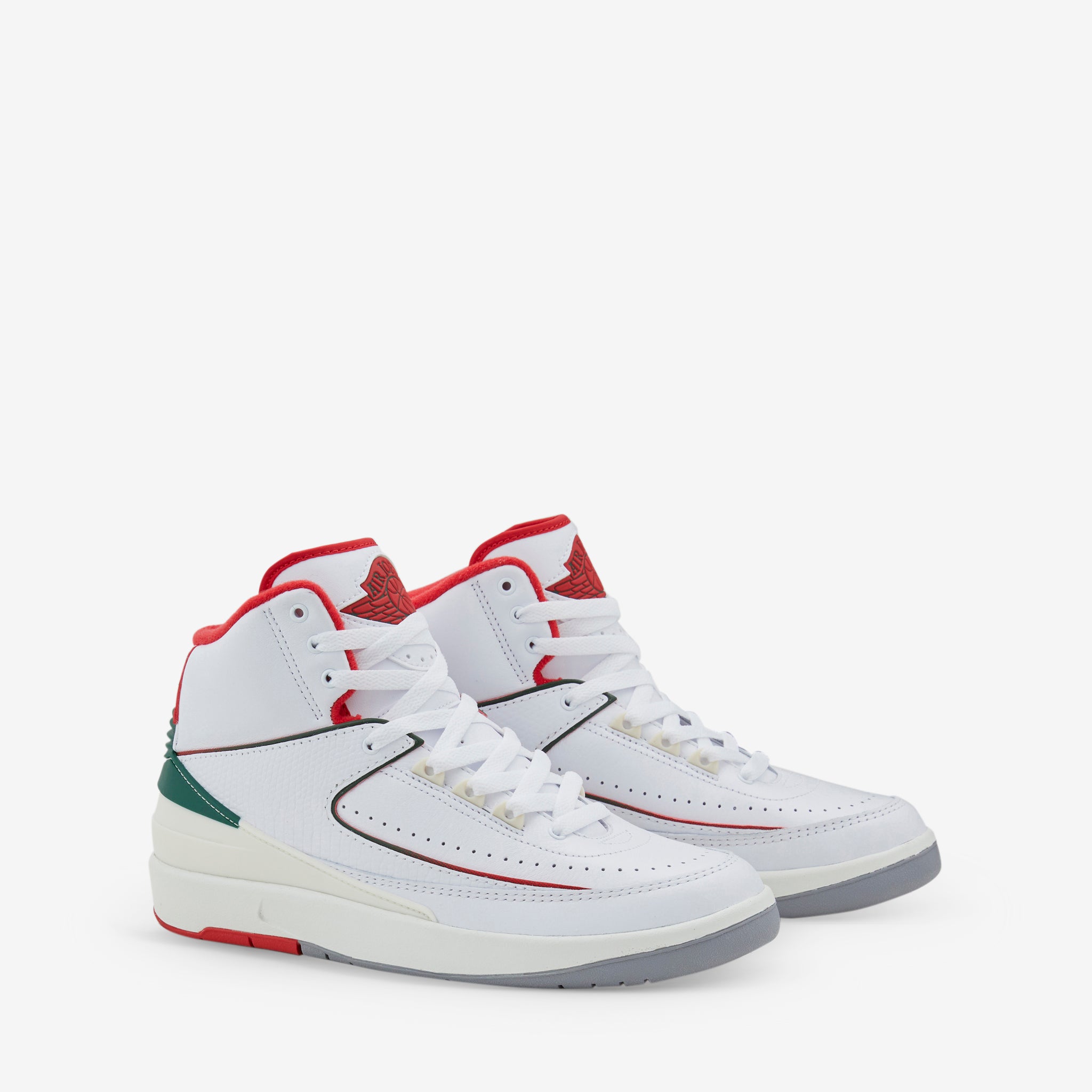 Air Jordan 2 Retro Men's Basketball Shoes - White/Fire Red/Sail | Classic Retro Sneakers for Men | Perfect for Casual Wear, Street Style & Sneaker Collectors