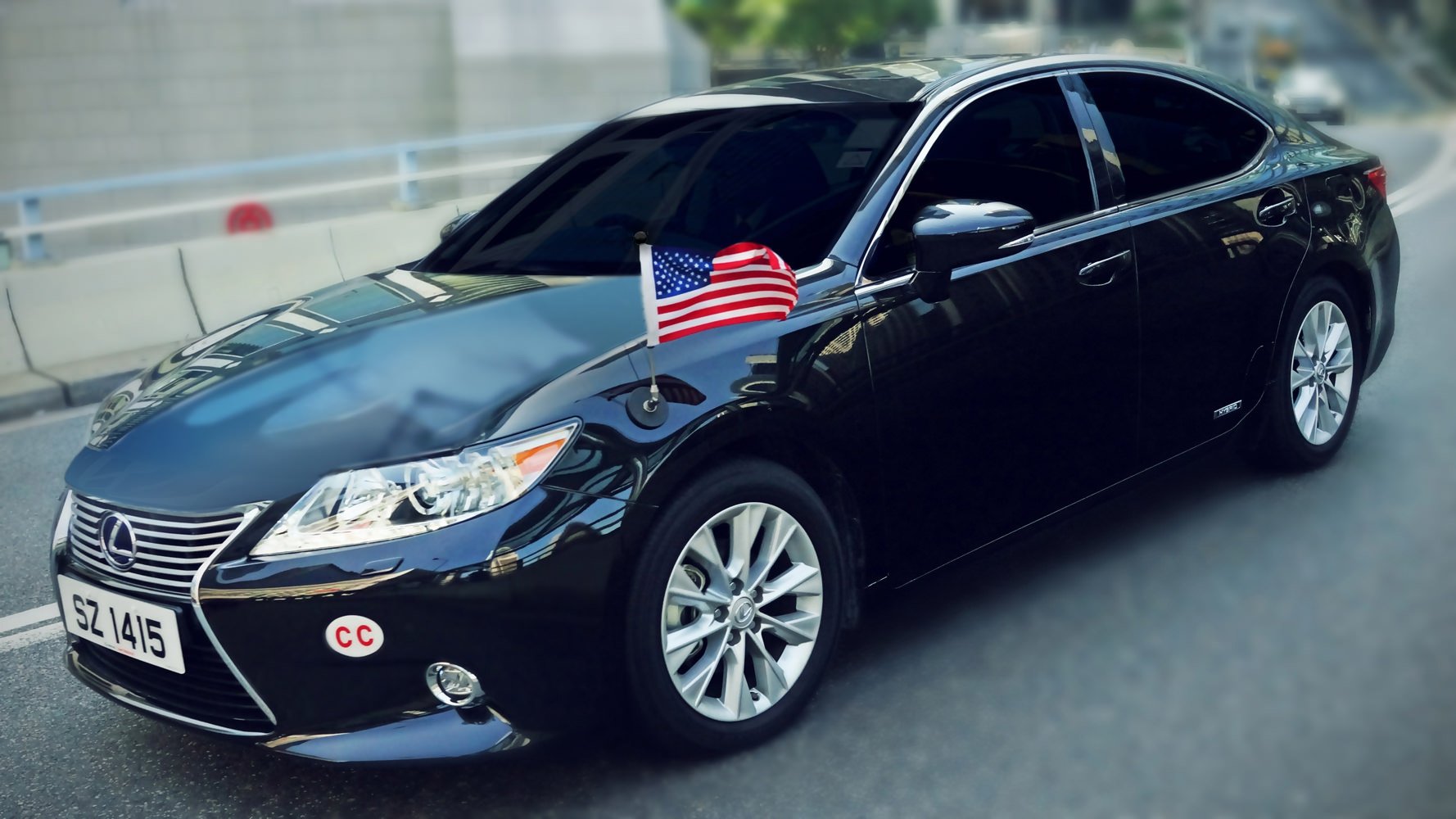 USA Magnetic Car Flag Pole Diplomat-1 - Strong Hold for American Flags on Vehicles, Perfect for Patriotic Events, Parades & Road Trips