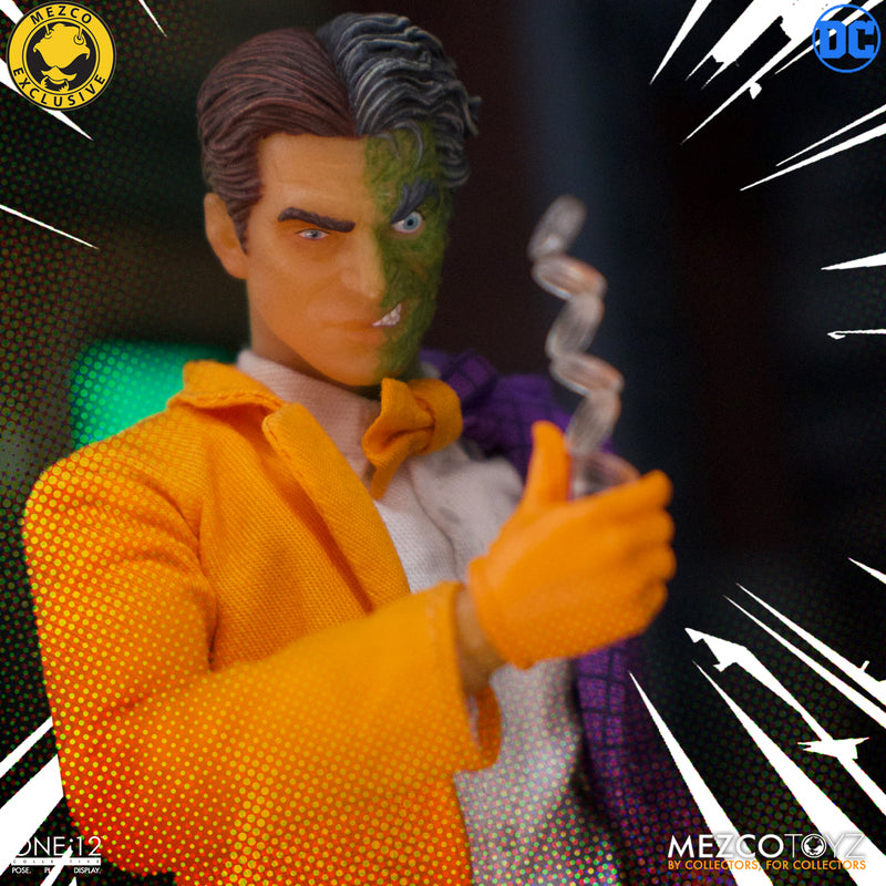 Mezco One:12 Golden Age Batman vs Two-Face Action Figure Set - Collectible DC Comics Superhero & Villain Diorama for Display & Photography