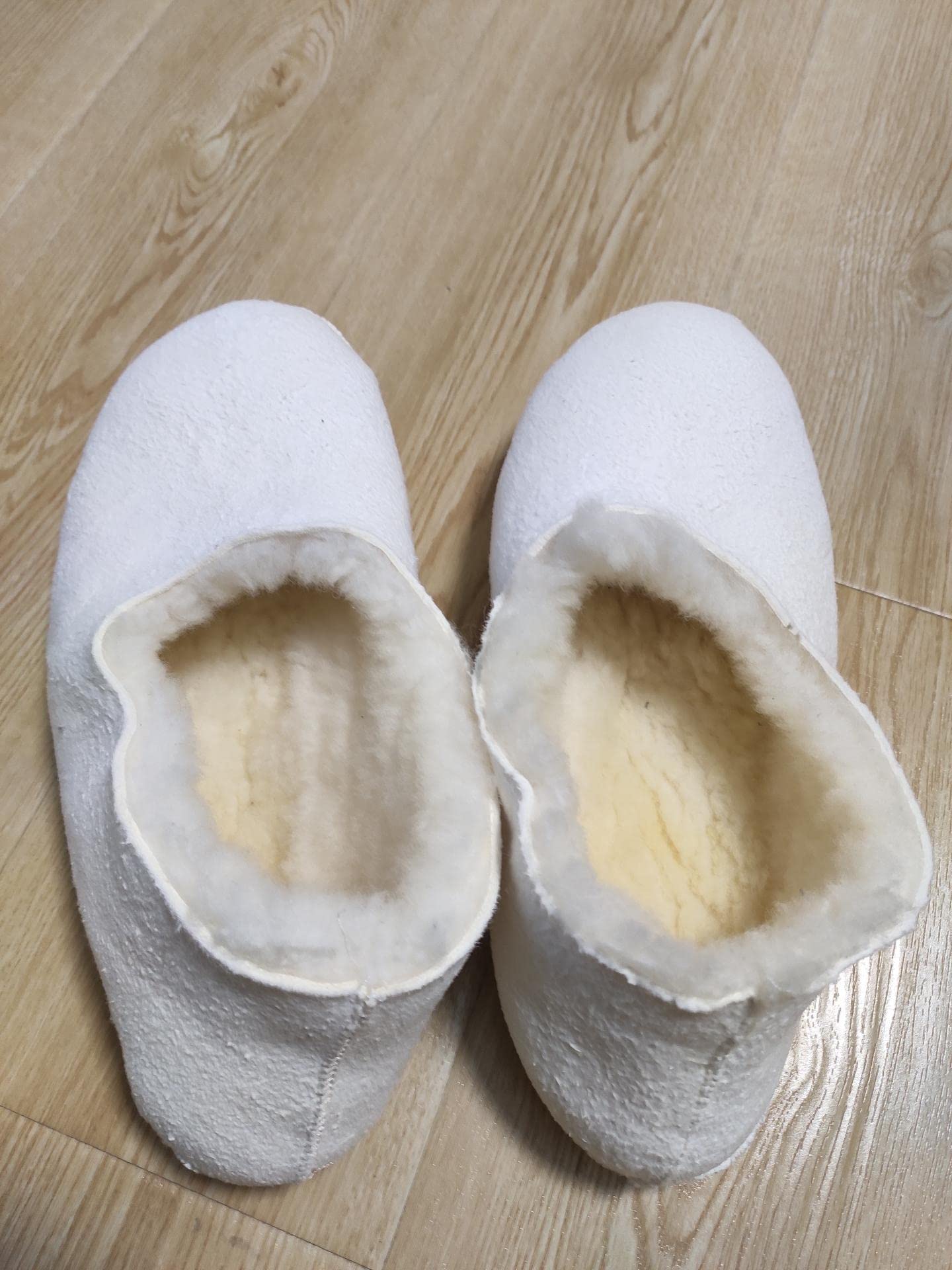 100% Natural Sheepskin Warm Socks for Farm Boots - Cozy Winter House Slippers for Indoor Comfort & Outdoor Wear