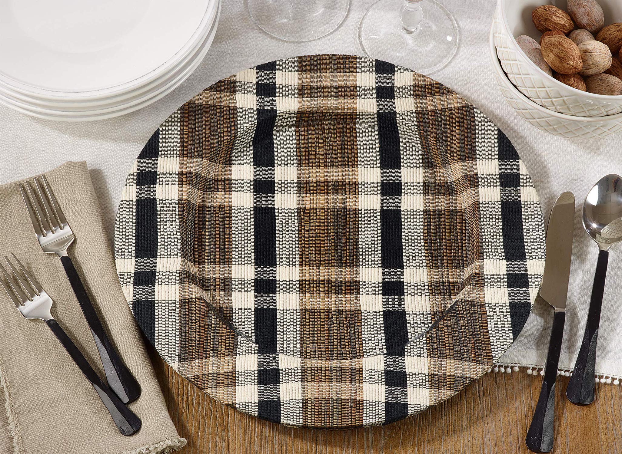 Fennco Styles Kalama Collection 13x13 Inch Natural Water Hyacinth Charger Plates - Set of 4 Rustic Plaid Placemats for Wedding Banquets, Thanksgiving Dinner, Christmas Table Decor & Farmhouse Dining