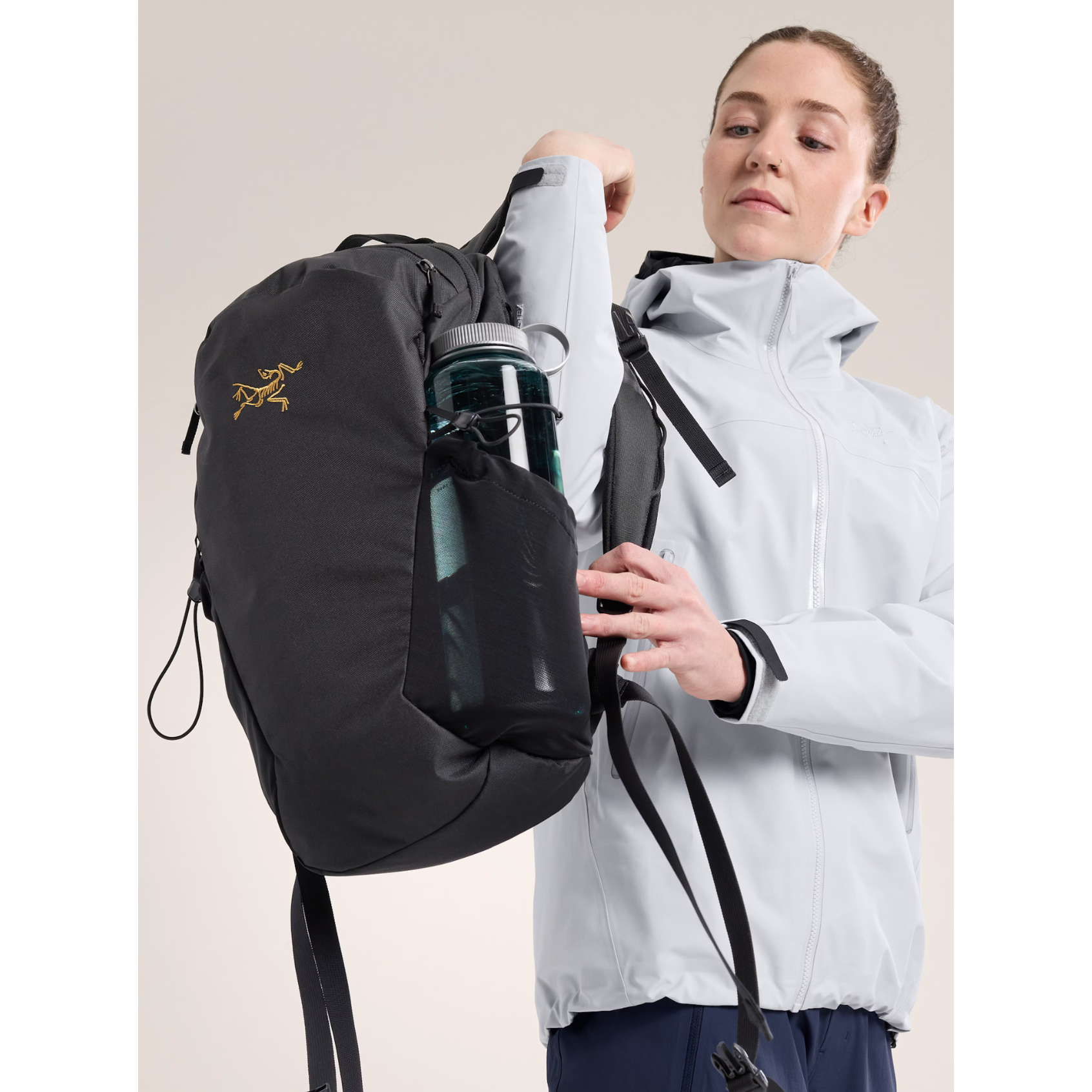 Arc'teryx Mantis 16 Backpack - Lightweight Hiking Daypack for Men & Women - Water-Resistant Travel Backpack for Outdoor Adventures, Commuting & Daily Use