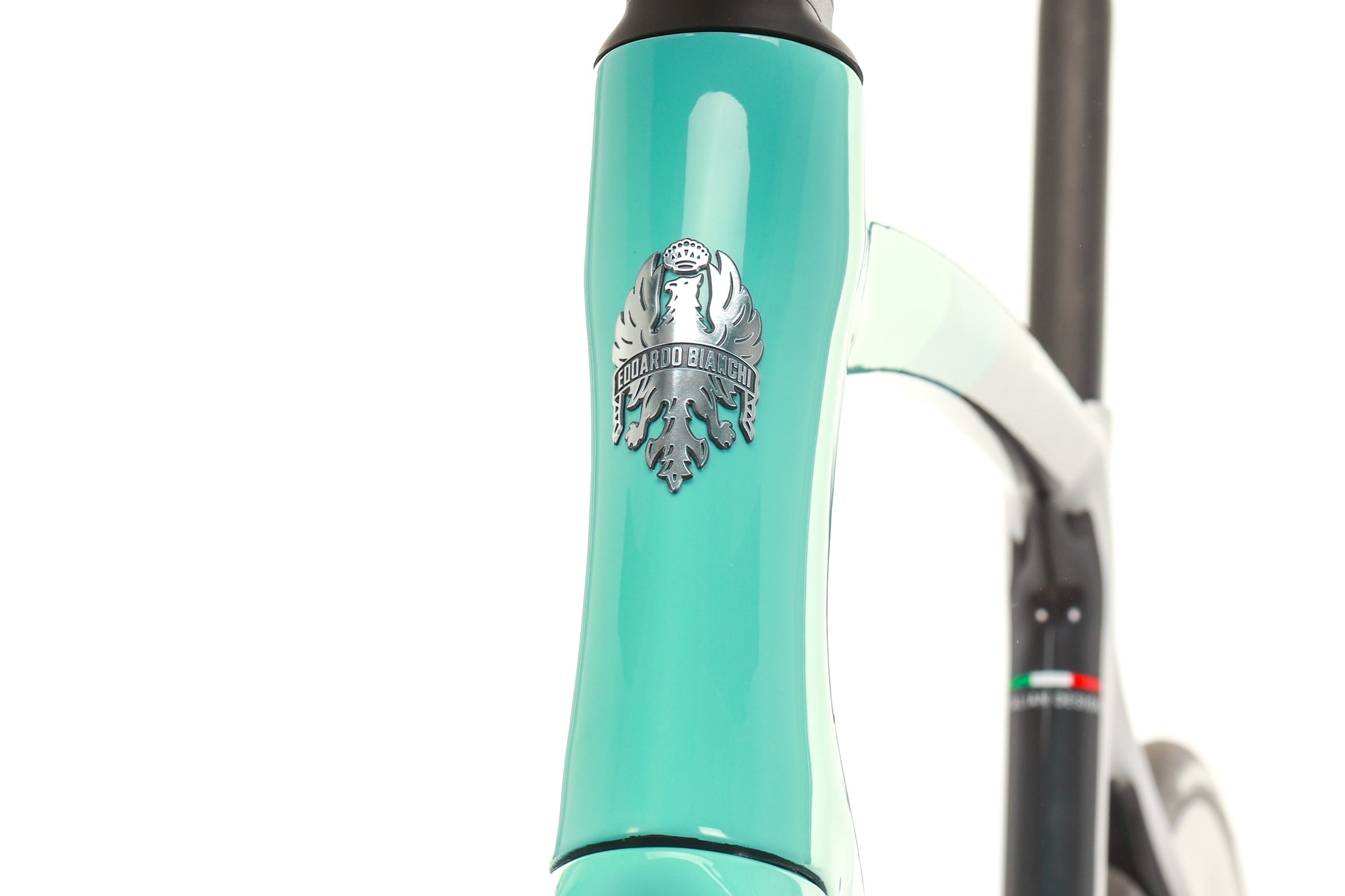 Bianchi Oltre XR4 Red 12-Speed Road Bike 2023 - 59cm Carbon Frame Racing Bicycle for Men - Perfect for Competitive Cycling & Endurance Rides