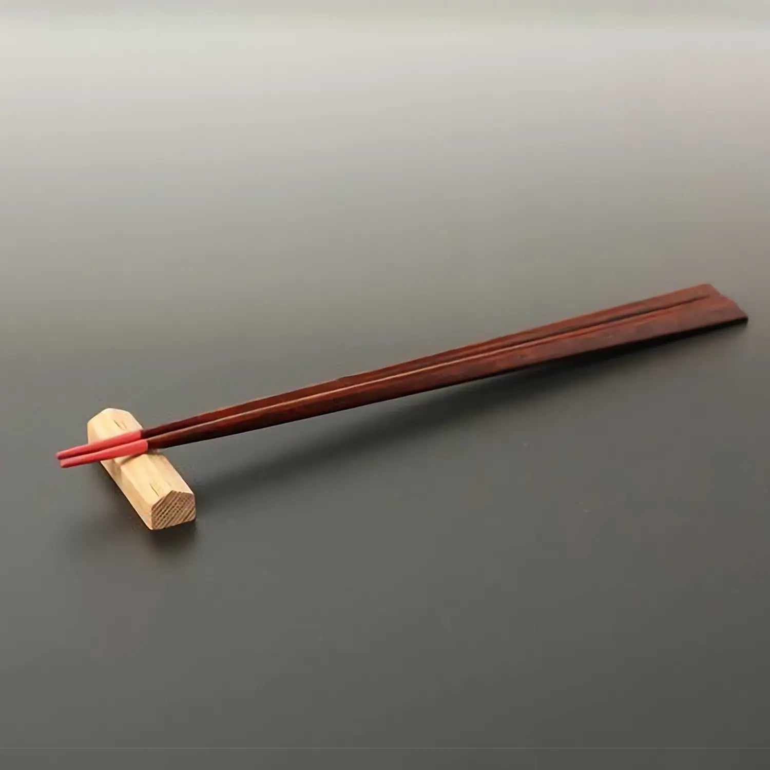 Premium Echizen Shikki Wooden Couple Chopsticks - Handcrafted Japanese Lacquerware for Romantic Dinners & Asian Cuisine | Perfect Gift for Anniversaries & Valentine's Day