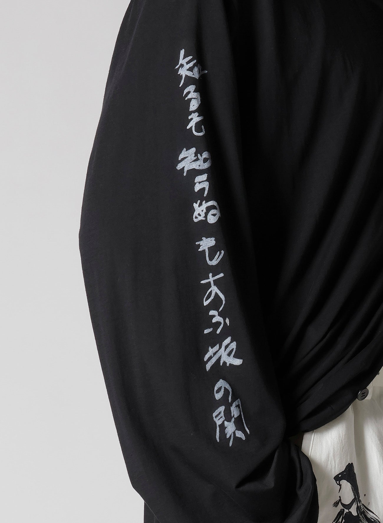 Fashionable Women's Long Blouse with Handwritten Print - Elegant Casual Wear for Office, Party & Daily Outfits