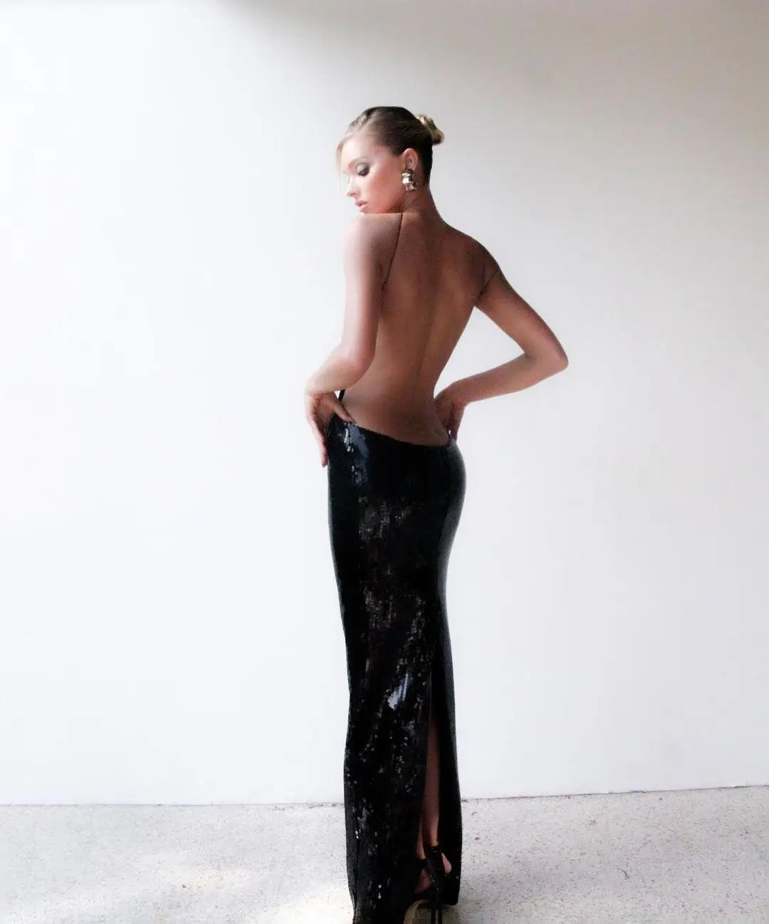 2023 Sexy Halter Sequin Bodycon Maxi Dress for Women - Elegant Red Carpet Evening Gown with Shinning Details | Perfect for Prom, Gala, Wedding Guest & Formal Party Wear