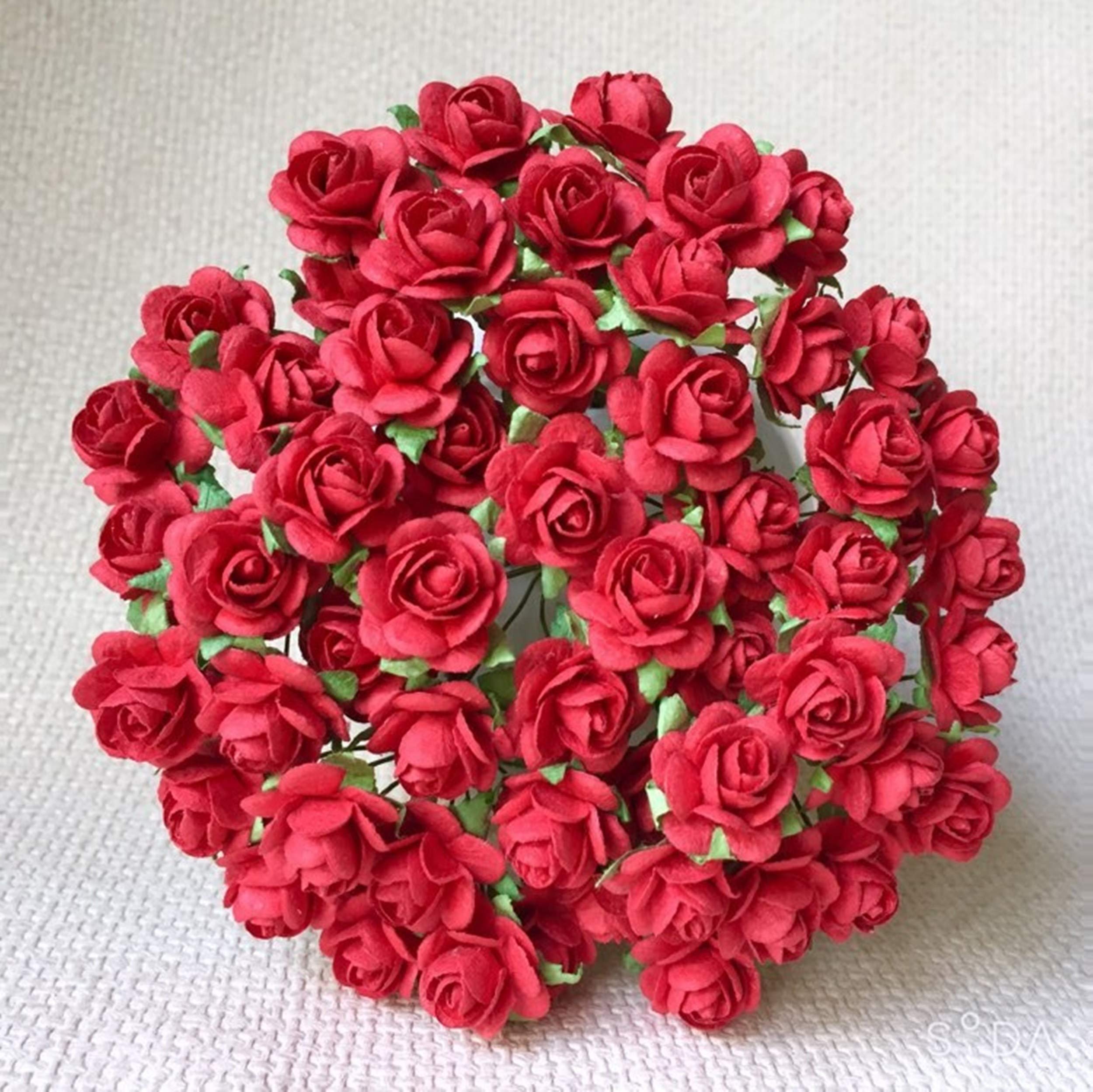 100 Pcs Mini Red Paper Roses - 18mm Mulberry Paper Flowers for Scrapbooking, Wedding Cards, DIY Crafts & Home Decor - Perfect for Gift Wrapping, Party Decorations & Floral Arrangements