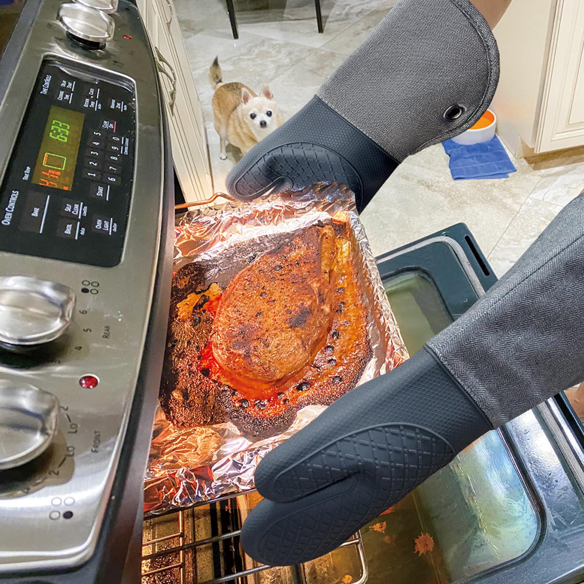 **Heat Resistant Microwave Silicone Oven Mitts (500°F) – Pair of Non-Slip Kitchen Gloves for Baking, BBQ, Cooking & Pot Handling – Gray**    *(Perfect for Grilling, Baking, Roasting & Handling Hot Dishes Safely!)*