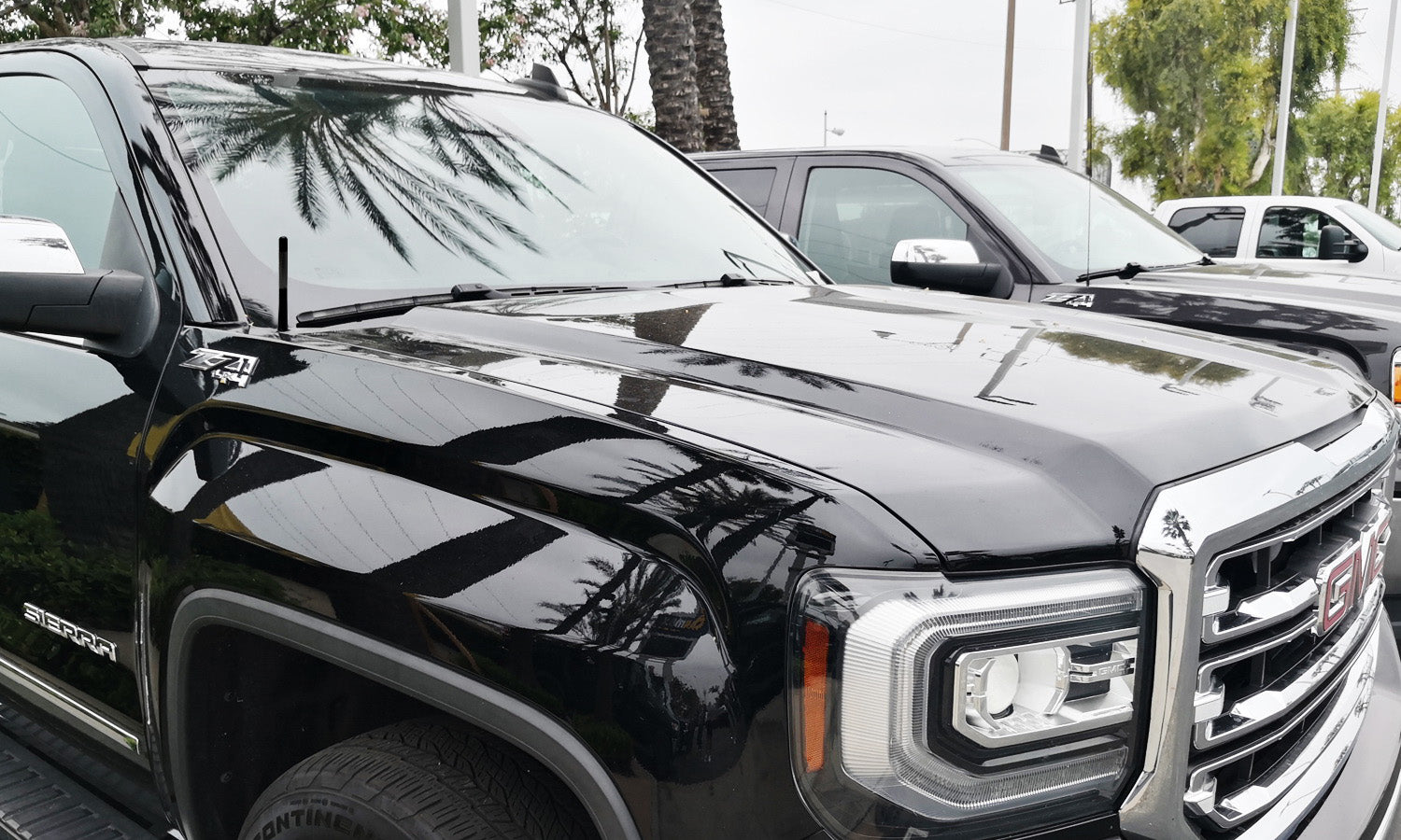 5 Inch Carbon Fiber Short Antenna Topper - Universal Fit for Chevy, GMC, Dodge RAM, Ford, Toyota & More | Durable Car Accessory for Improved Signal & Stylish Look | Perfect for Trucks, SUVs & Off-Road Vehicles