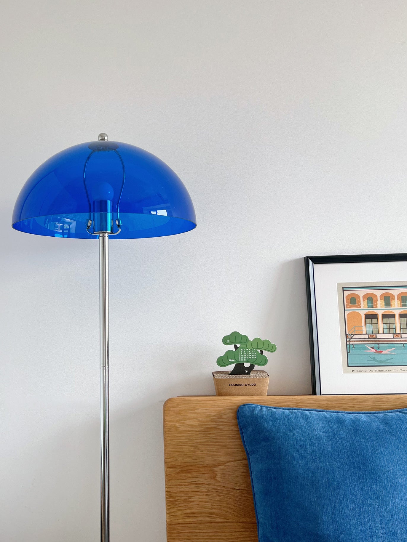 Modern Acrylic Mushroom Floor Lamp - Dimmable LED Standing Light for Living Room, Bedroom & Office - Soft Ambient Lighting for Home Decor & Relaxation
