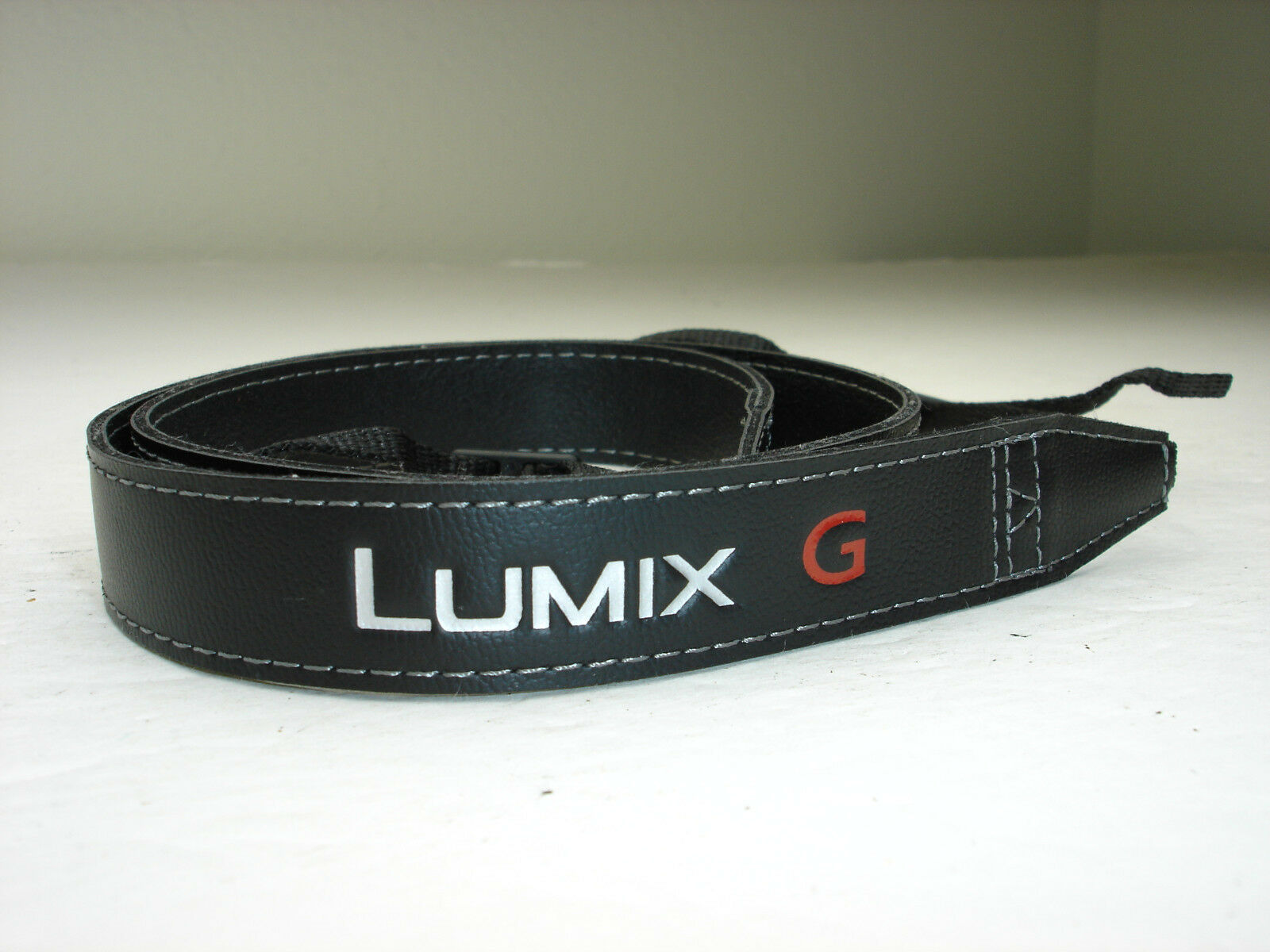 Panasonic DMW-SSTG1K Lumix G Camera Shoulder Leather Strap - Durable & Comfortable for DSLR & Mirrorless Cameras - Perfect for Travel, Photography & Outdoor Shooting