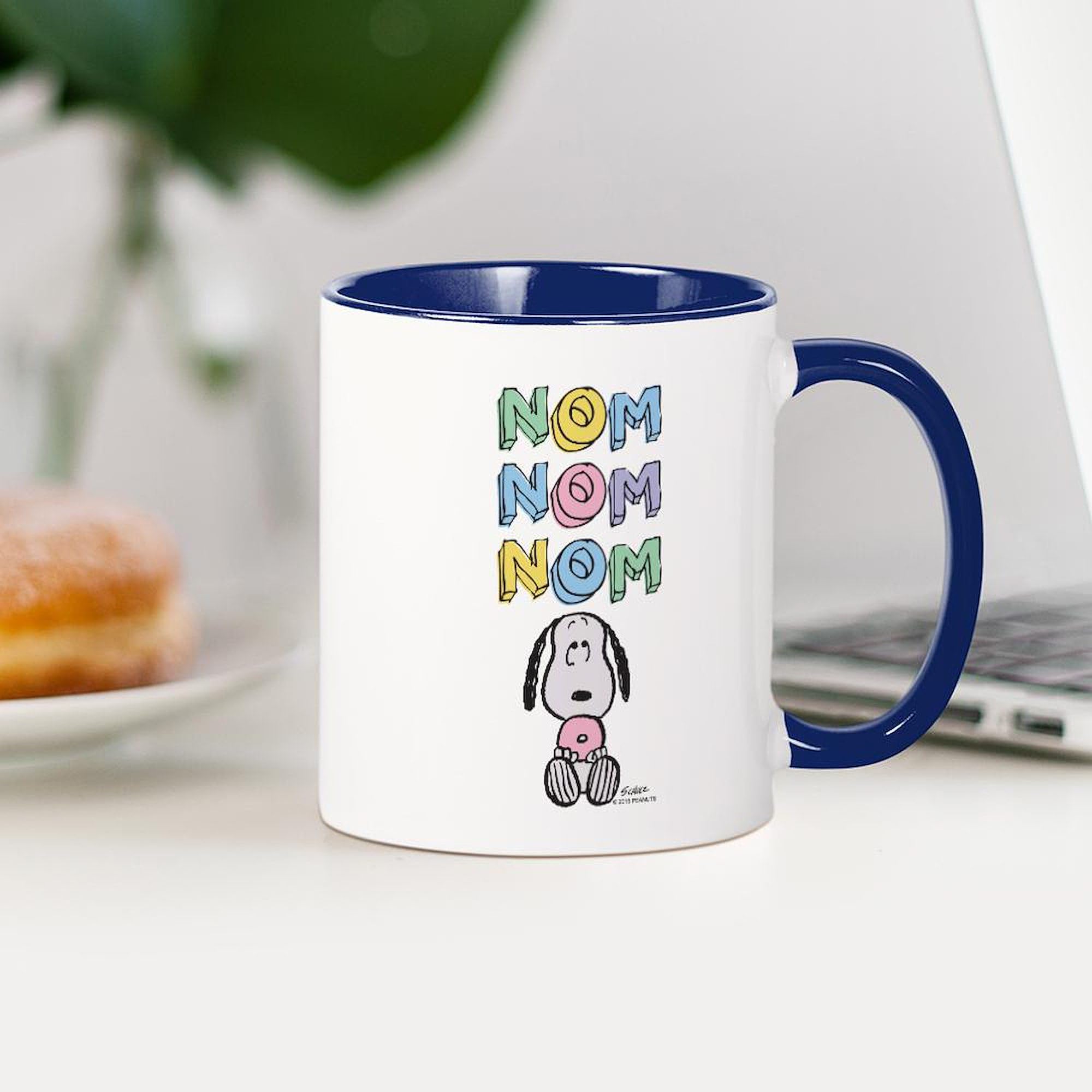 Snoopy Nomnomnom Ceramic Coffee Mug 11 oz (325 ml) - Funny Cartoon Dog Design, Perfect for Coffee, Tea, Hot Chocolate - Great Gift for Peanuts Fans, Office Use & Home Decor