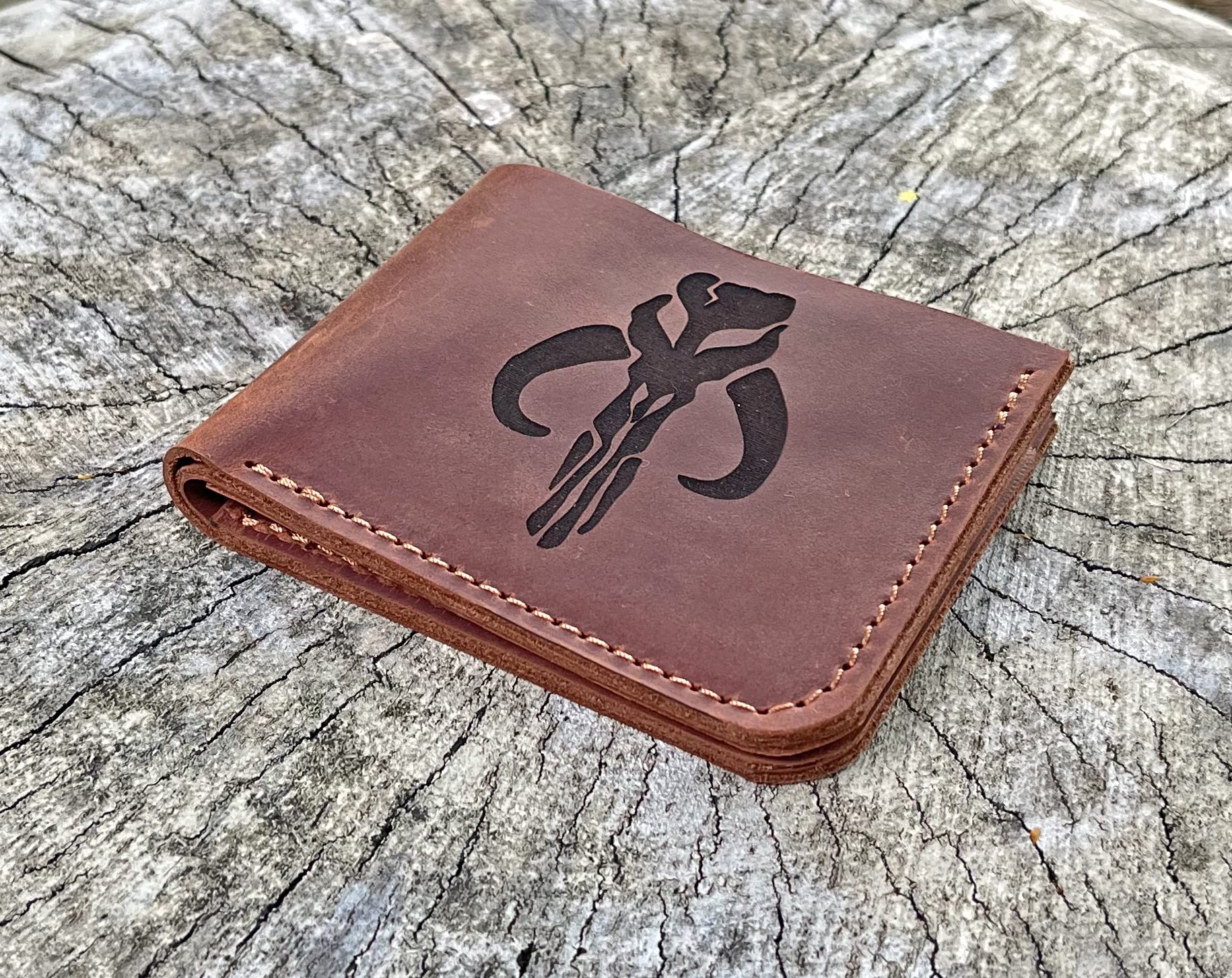 **Mandalorian Boba Fett Leather Wallet for Men - Handmade Hand-Stitched Genuine Leather Wallet - Perfect Gift for Dad, Husband, Boyfriend - Christmas, Birthday, Anniversary Gift - Ideal for Cosplay, Star Wars Fans & Collectors**