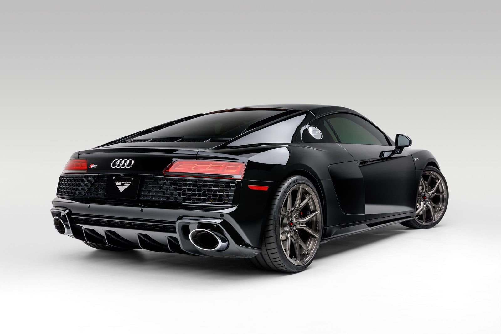 Audi R8 20 VPX 101 Liquid Smoke - High Performance Car Accessory for Racing & Car Enthusiasts - Perfect for Track Days & Auto Shows