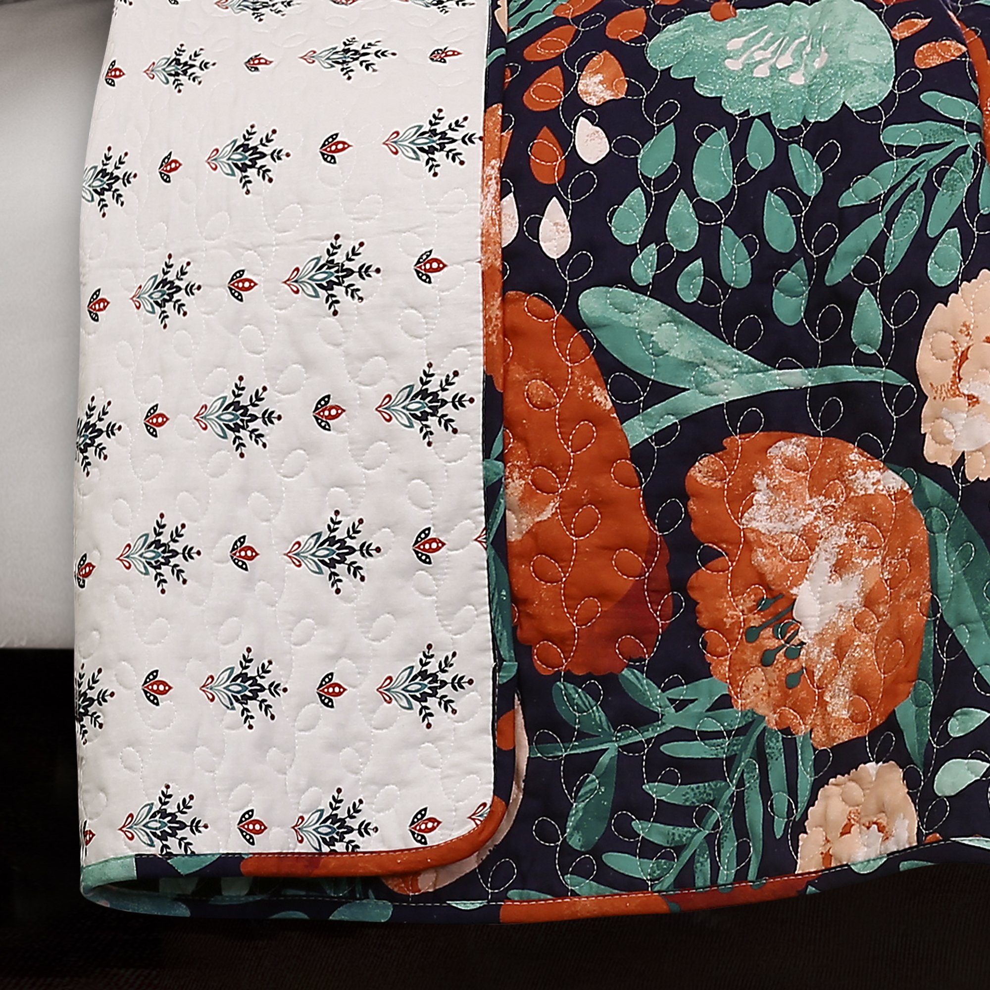 Lush Decor 3-Piece Poppy Garden Quilt Set - King Size Navy Blue Floral Bedding - Perfect for Master Bedroom & Guest Room Decor