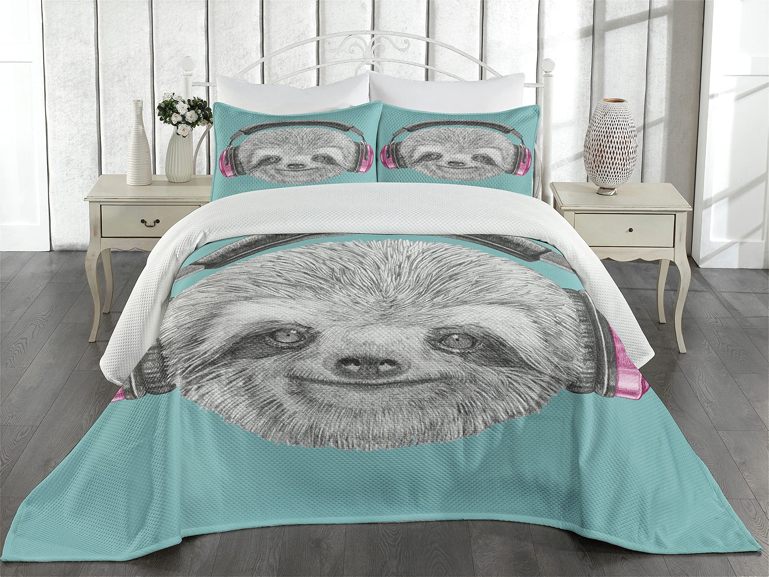 Ambesonne Sloth Bedspread Set - 3 Piece King Size Quilted Coverlet with 2 Pillow Shams, DJ Sloth Portrait with Headphones Funny Modern Design in Teal Grey Fuchsia - Perfect for Teen Bedrooms, Dorm Decor & Unique Gift Ideas