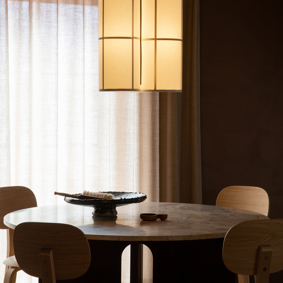 Modern Androgyne Dining Table - Stylish & Durable for Kitchen, Dining Room, or Small Space - Perfect for Family Meals & Entertaining Guests