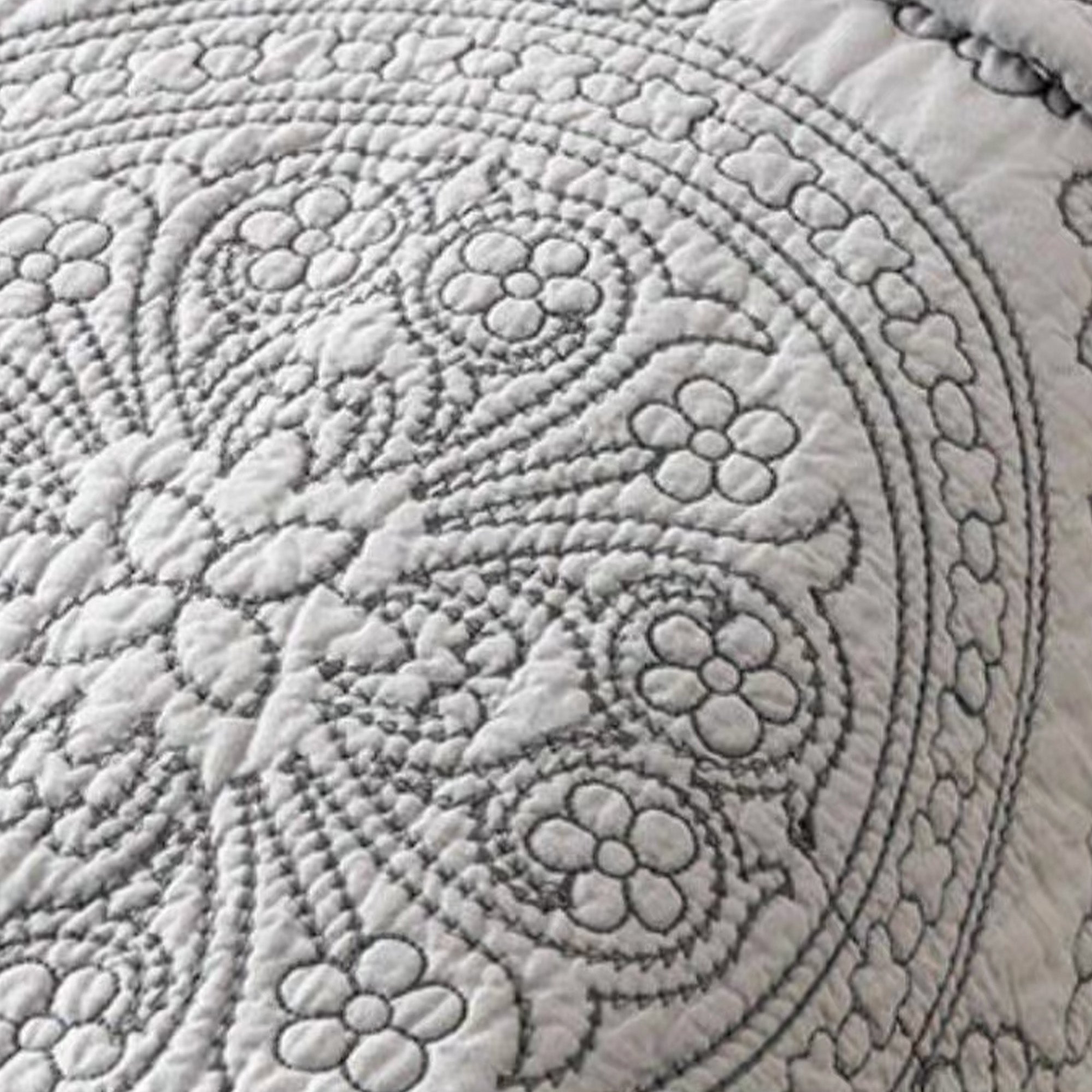Classic Medallion Quilt Set - Premium Bedding Collection for Cozy Home Decor | Perfect for Master Bedroom, Guest Room & Dorm