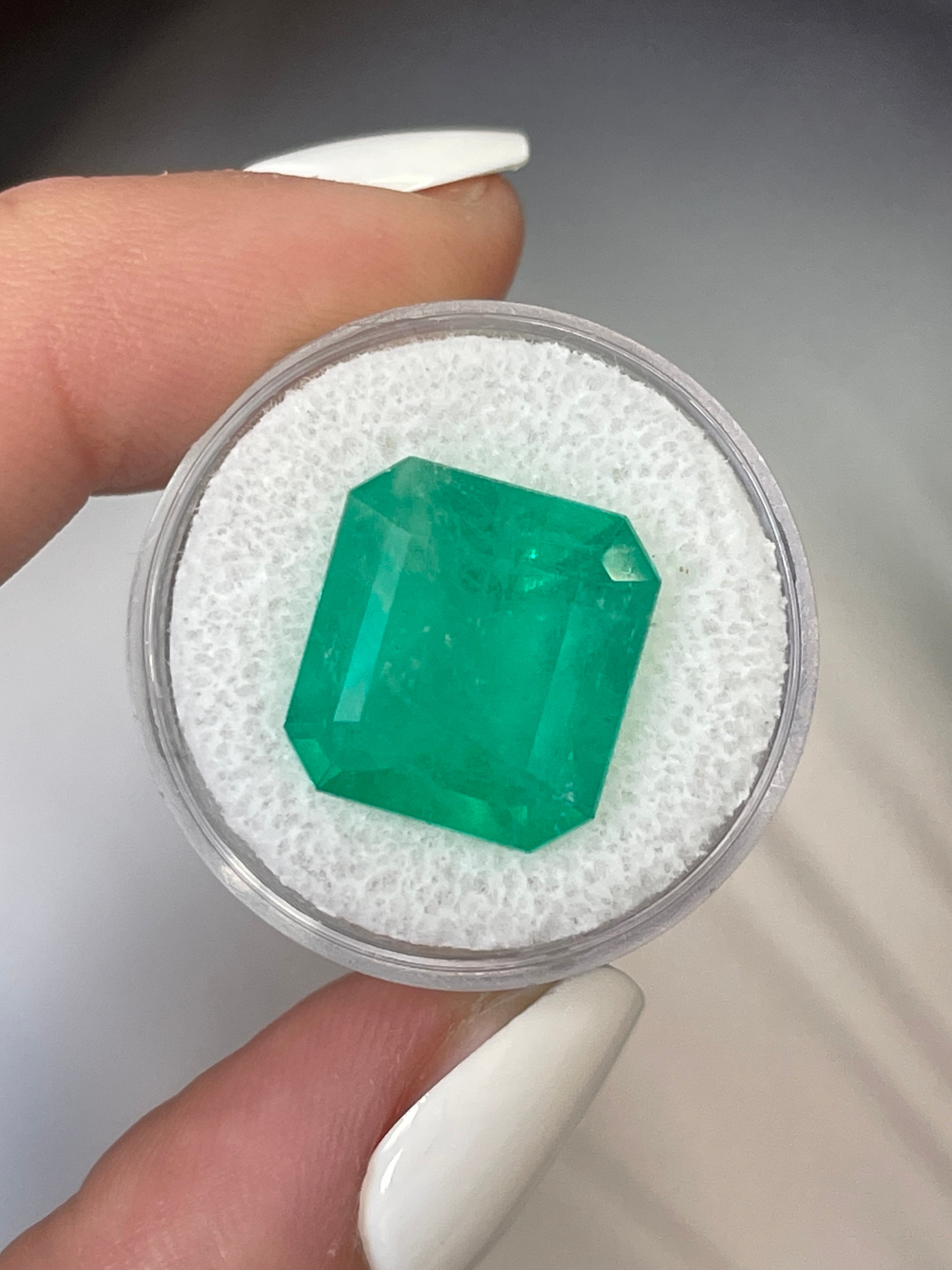 12.09 Carat Colombian Emerald Loose Gemstone - 15x14mm Emerald Cut for Jewelry Making, Engagement Rings & Luxury Gifts