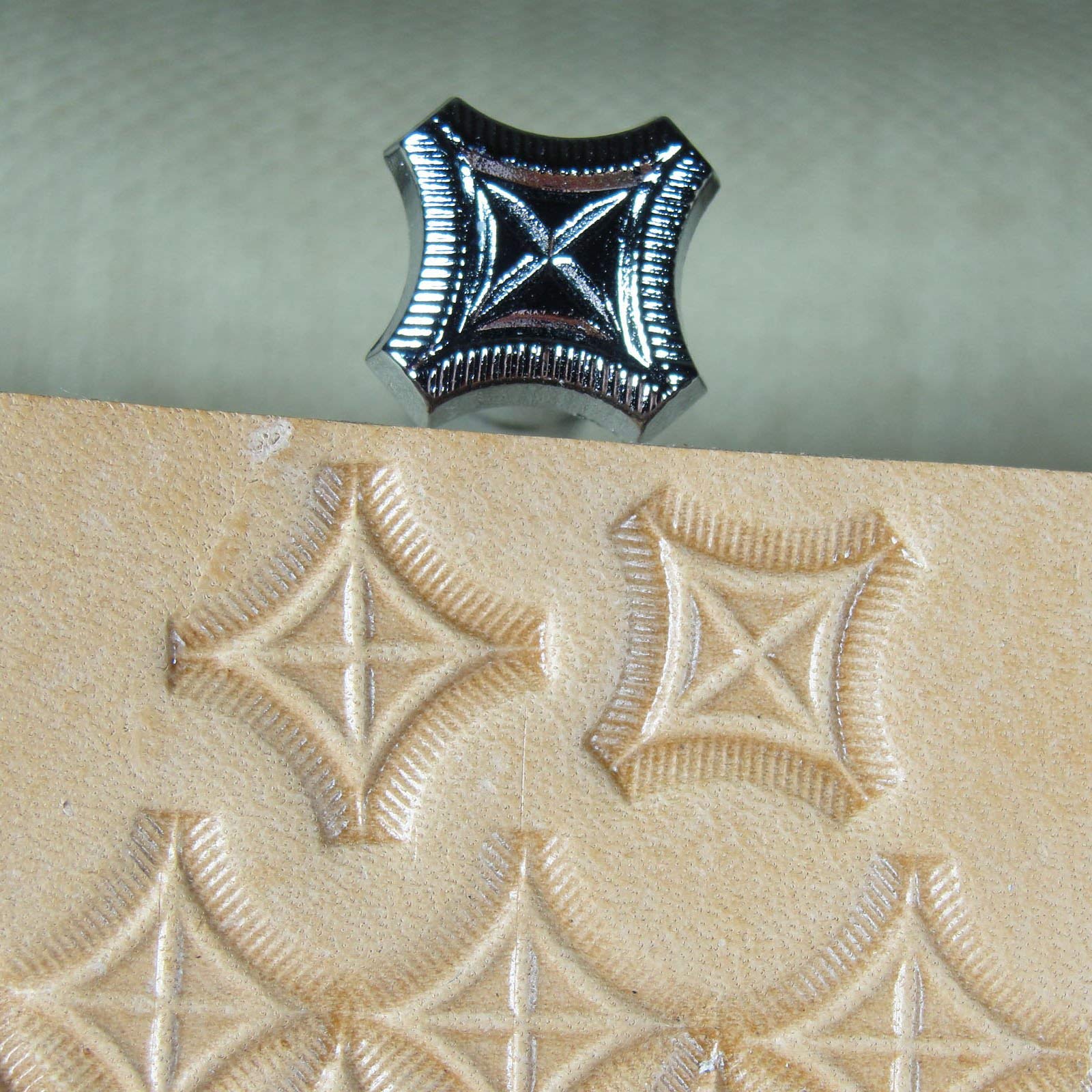 Premium G870 Box Geometric Leather Stamp - Japanese Crafted Stamping Tool for Leatherworking, DIY Projects & Custom Embossing - Perfect for Handmade Wallets, Belts & Leather Crafts