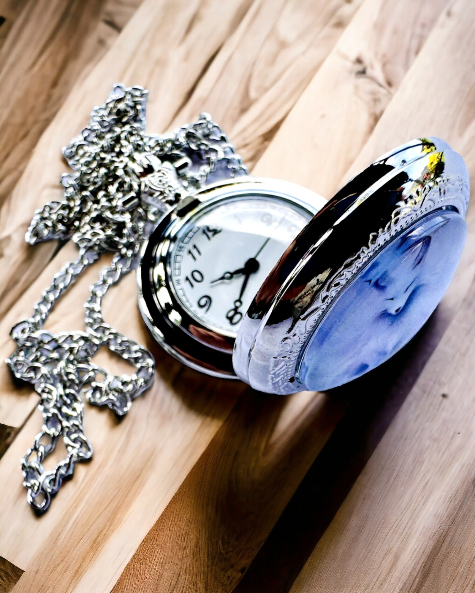 Custom Engraved Mystical Fox Pocket Watch - Vintage Style Gift for Men & Women - Perfect for Weddings, Anniversaries, and Special Occasions