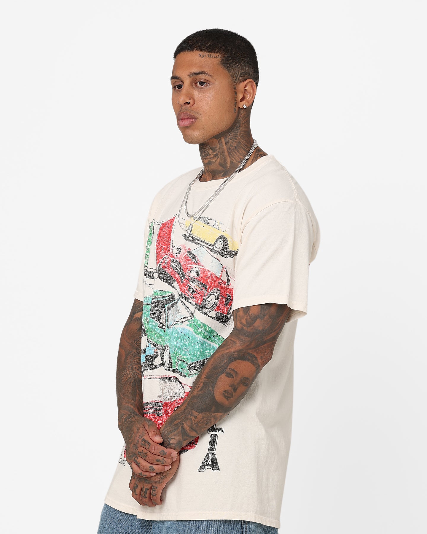 Vintage American Thrift Bella Macchine T-Shirt - Off White Retro Style for Men & Women - Perfect for Casual Wear, Outfits, and Vintage Fashion Lovers