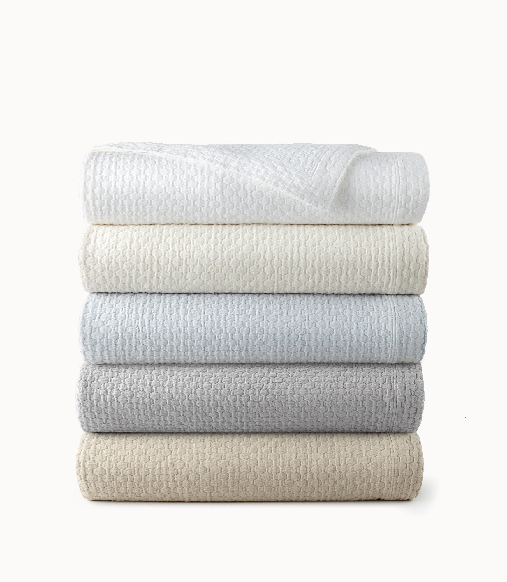 Juliet Matelassé Coverlet - Luxury Quilted Bedspread for Queen & King Size Beds - Perfect for Master Bedroom, Guest Room & Hotel Decor
