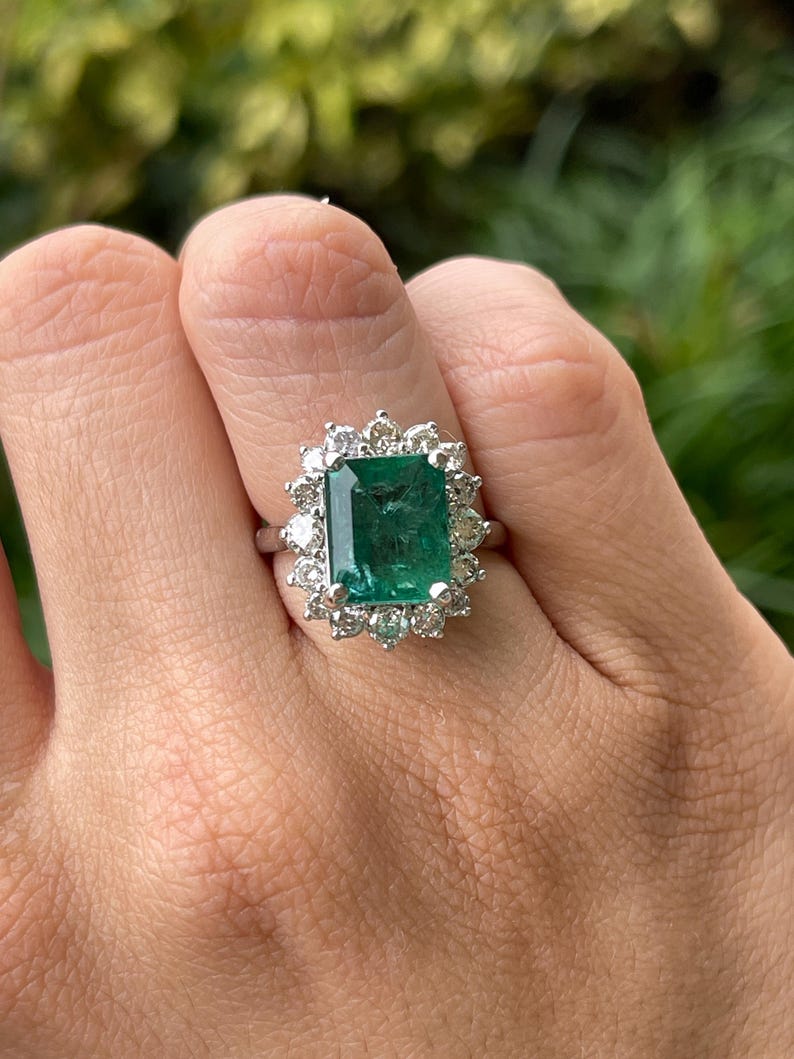 14K Gold Deep Green Emerald Engagement Ring with Diamond Halo - 6.64tcw, Vintage Style Wedding Ring for Women, Perfect for Proposals, Anniversaries & Special Occasions