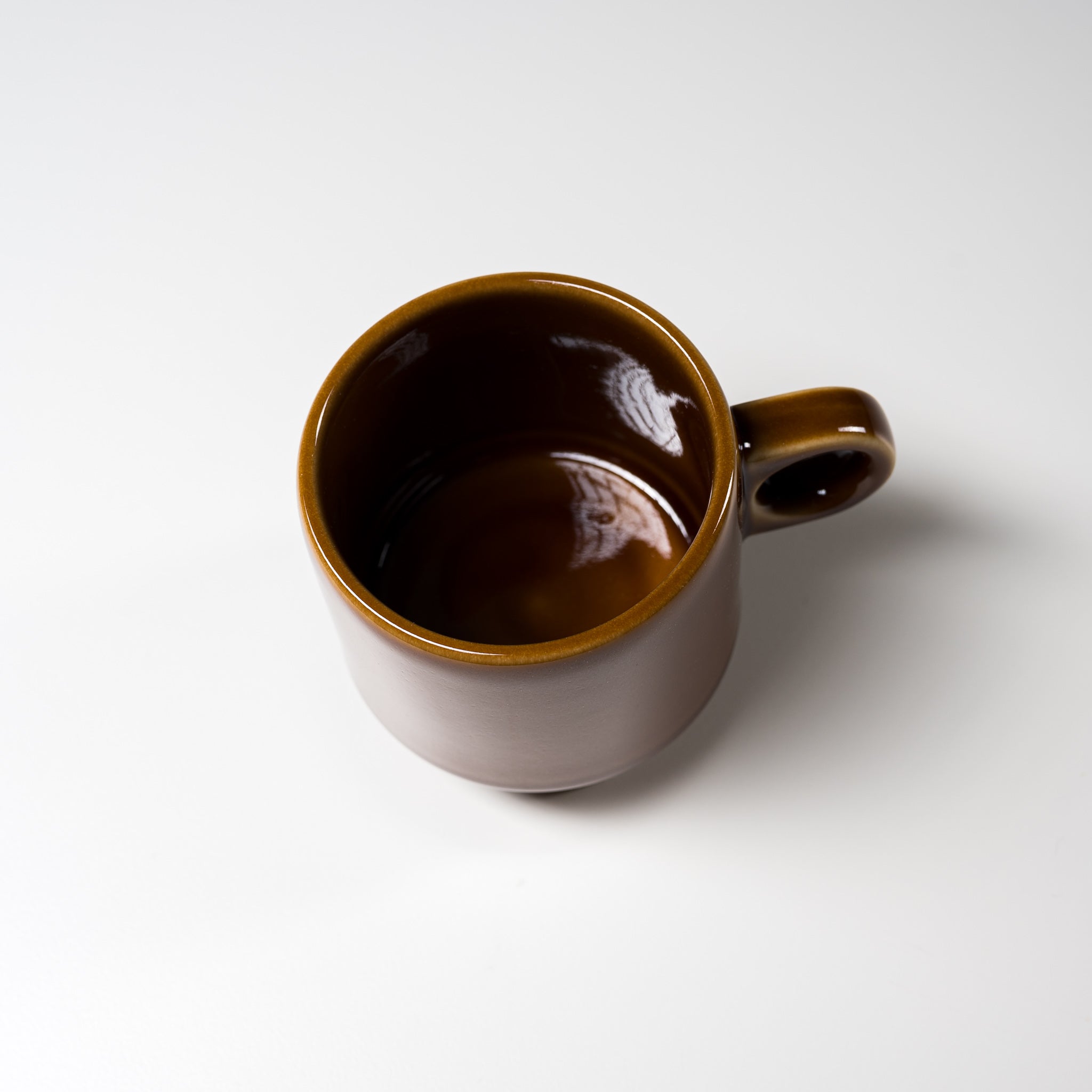 Smith Stacking Footed Mug by Chips - 8.1oz (240ml) Coffee Cup with Handle, Stackable Design in 4 Colors (Black/White/Blue/Red) - Perfect for Home, Office, and Gifts