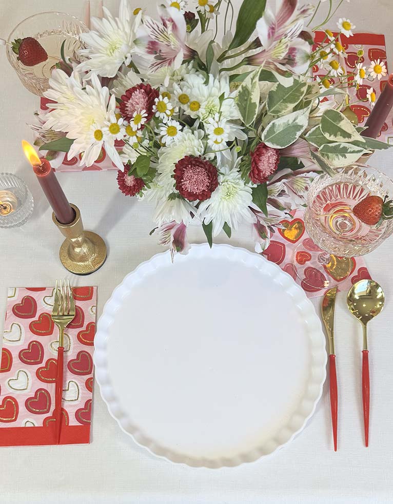 Elegant Heart-Shaped Tableware Set for Romantic Dinners, Valentine's Day & Special Occasions - Perfect for Date Nights, Anniversaries and Wedding Decor