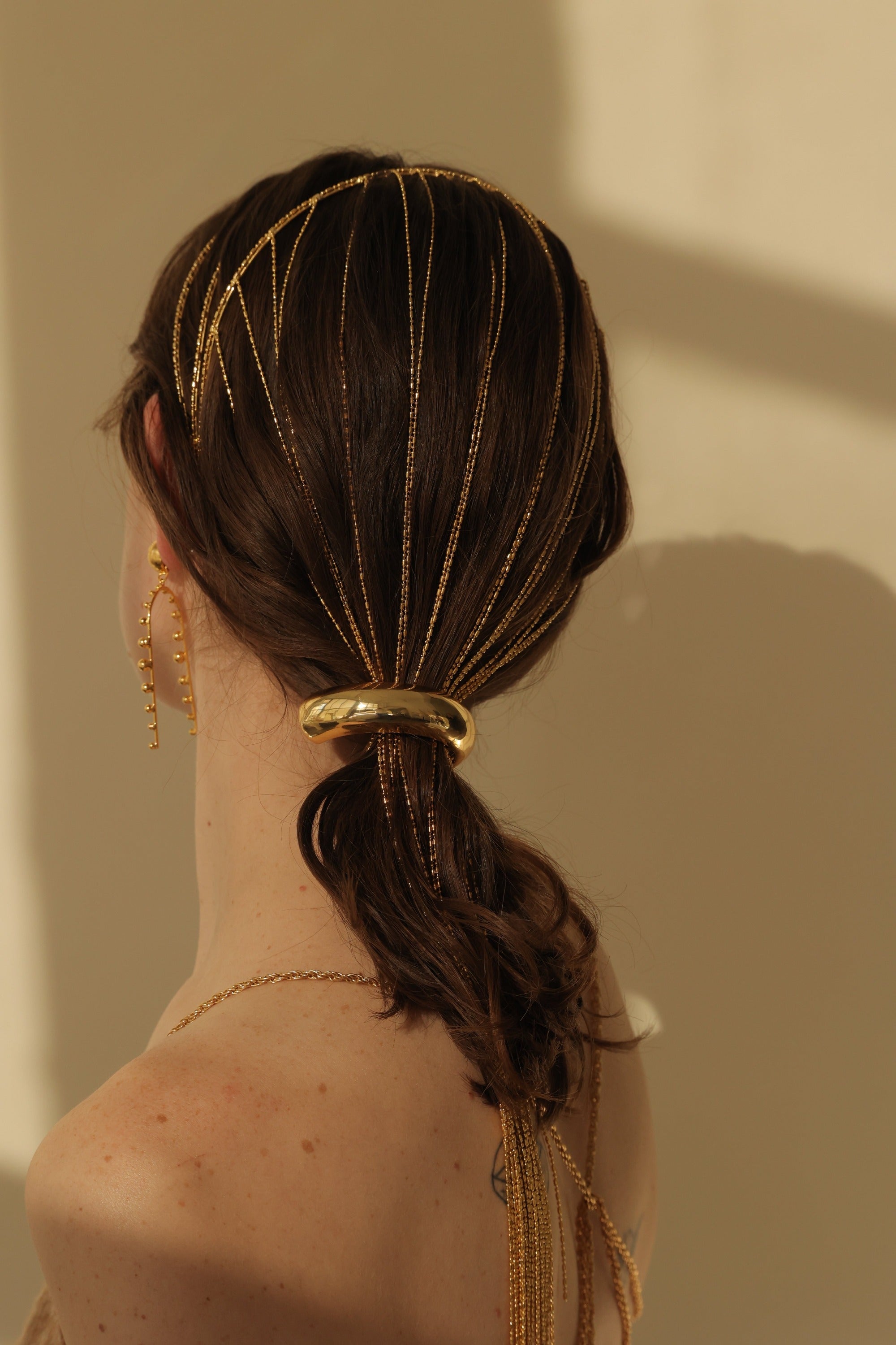 Alaia Metal Headband for Women - Elegant Gold Hair Accessory for Parties, Weddings & Everyday Wear
