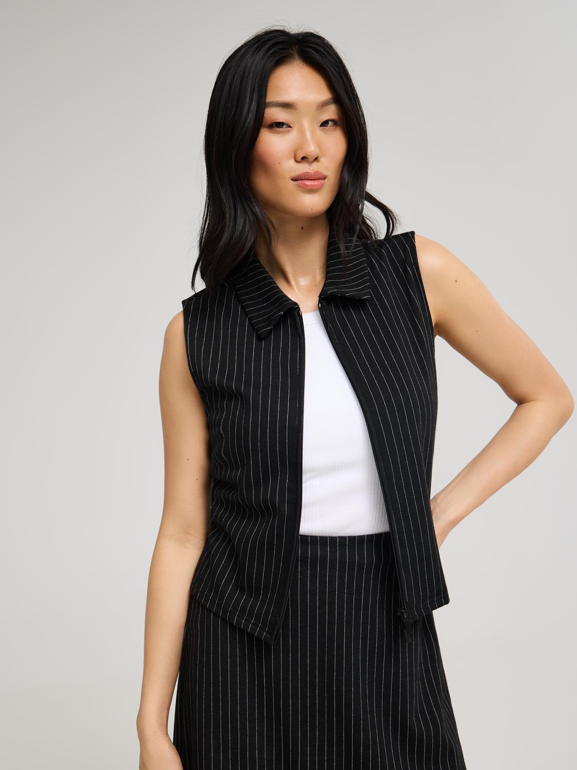 Sleeveless Pinstripe Johnny Collar Blouse for Women - Stylish Office Wear & Summer Outfits